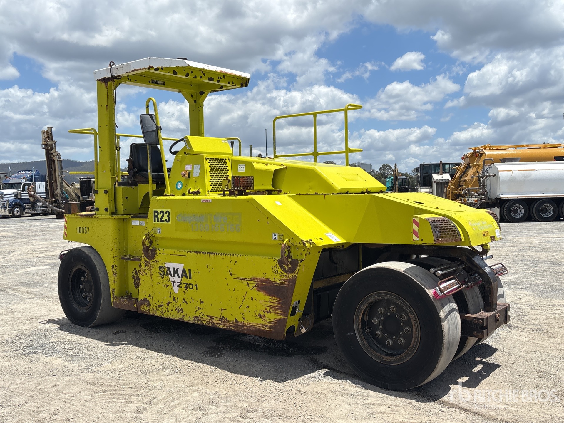 General Appearance with Picture, Right Front Corner