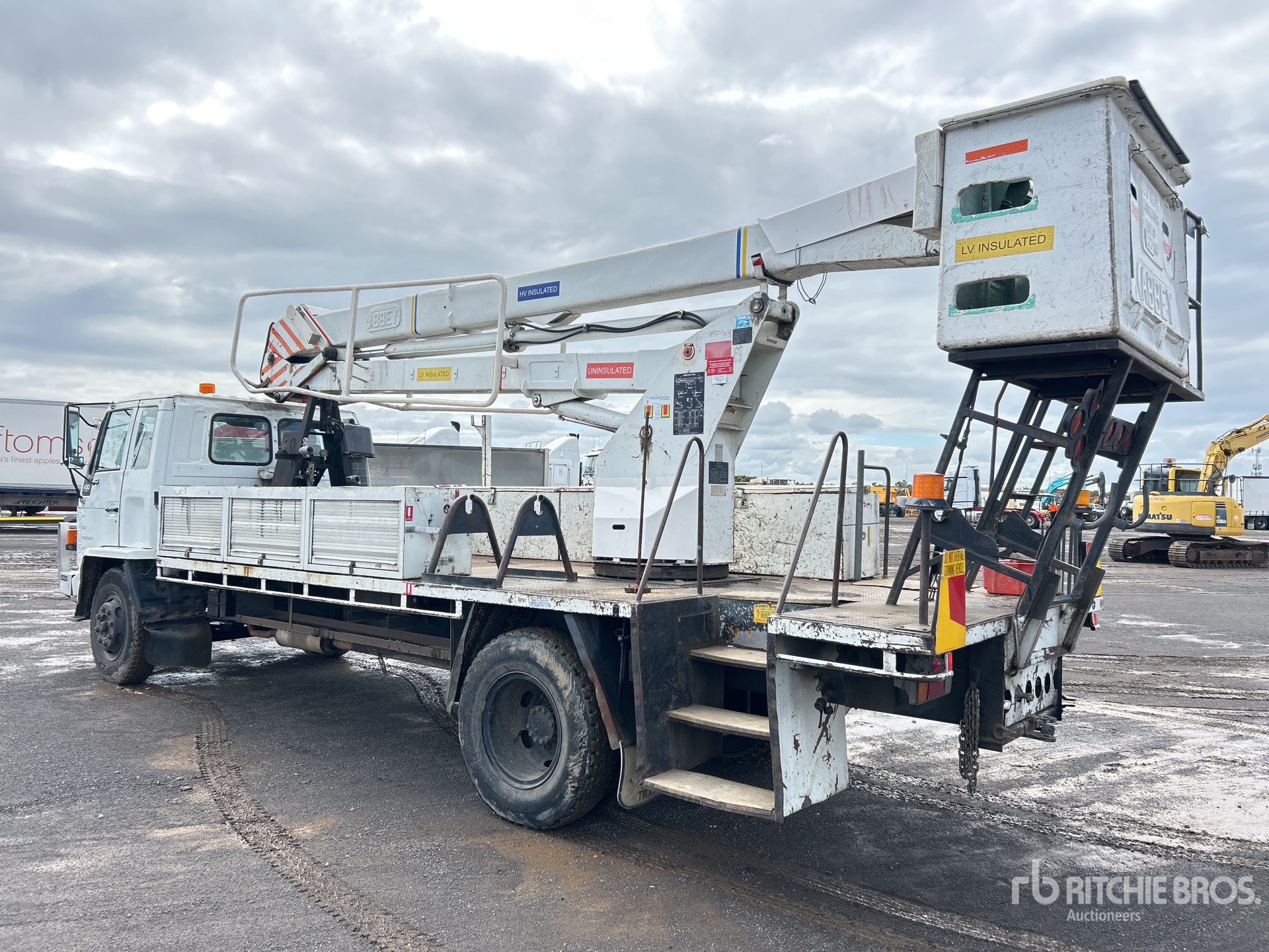 Aspect général with Image, coin arrière droit