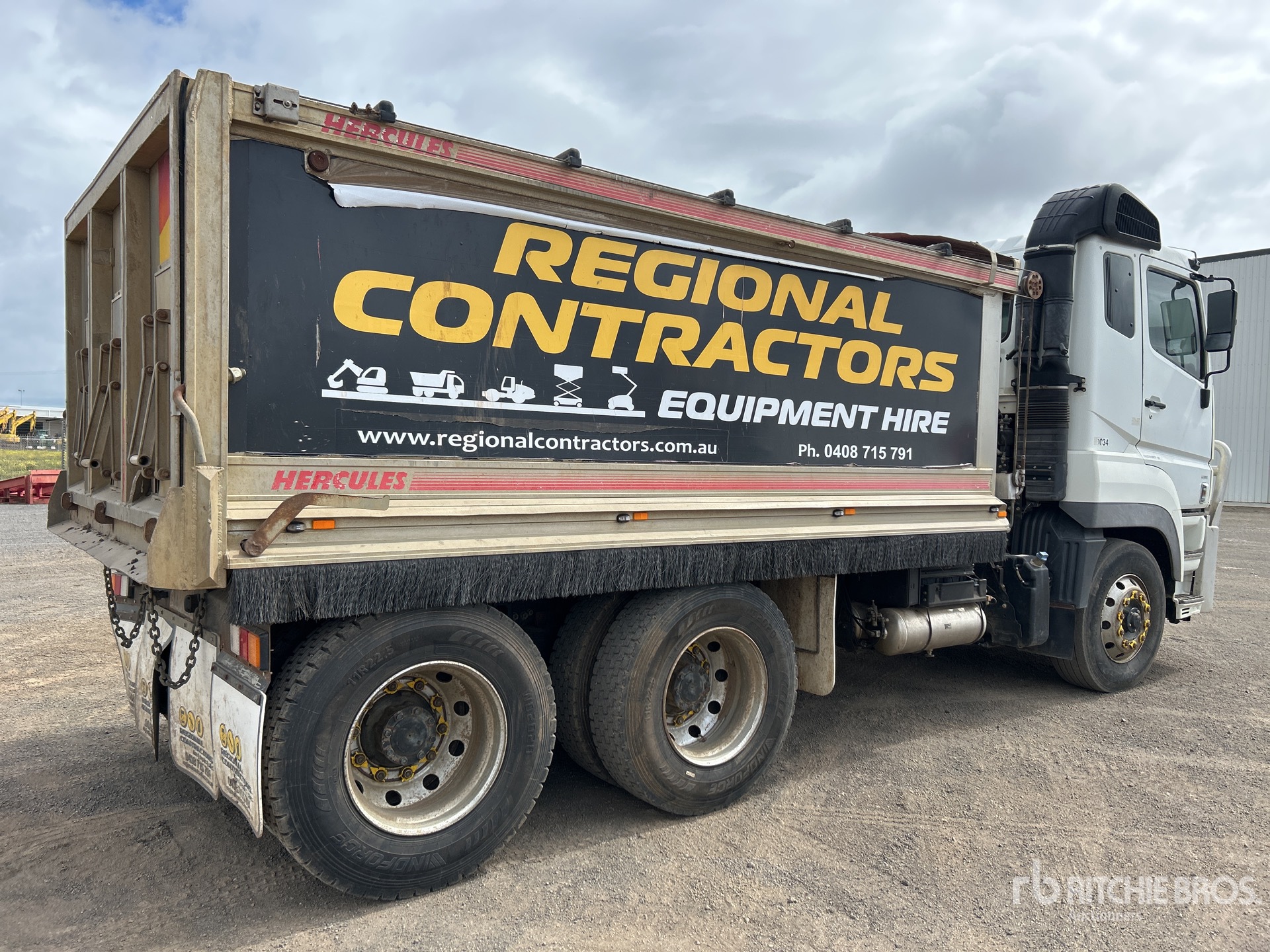 General Appearance with Foto, angolo posteriore sinistro