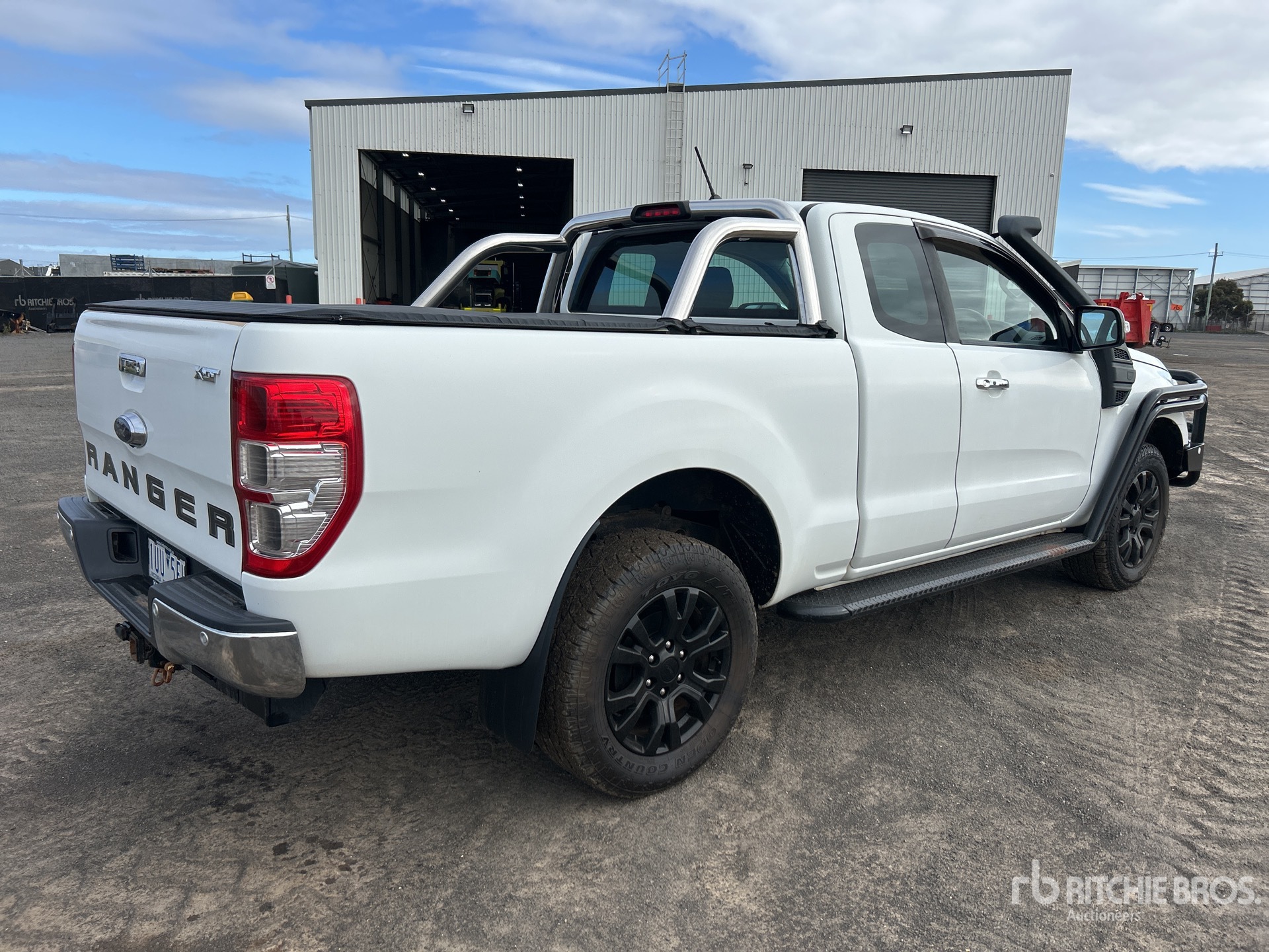 Aspect général with Image, coin arrière gauche