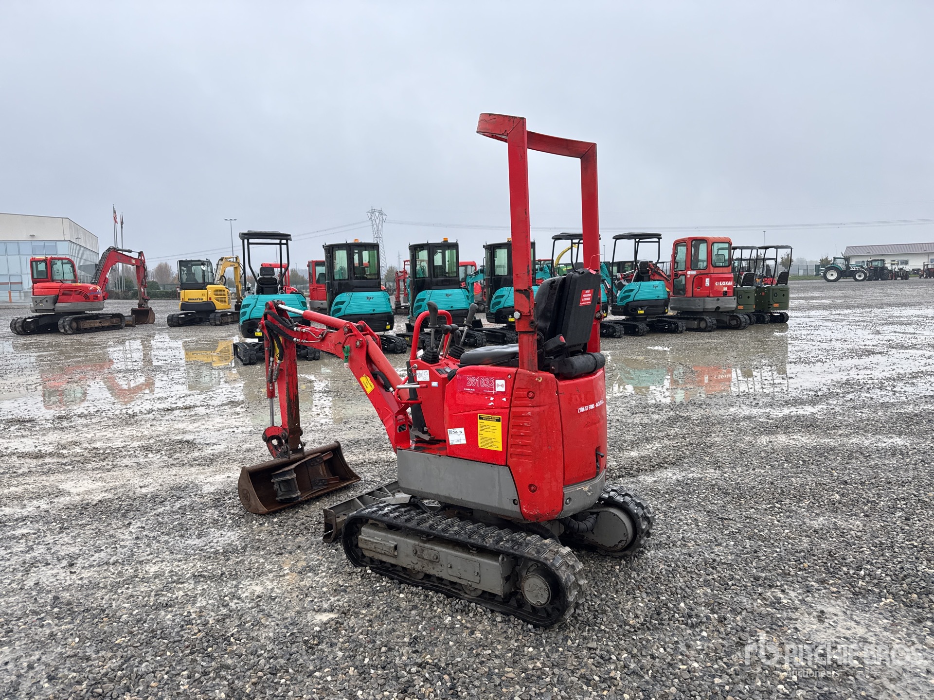 General Appearance with Picture, Left Rear Corner