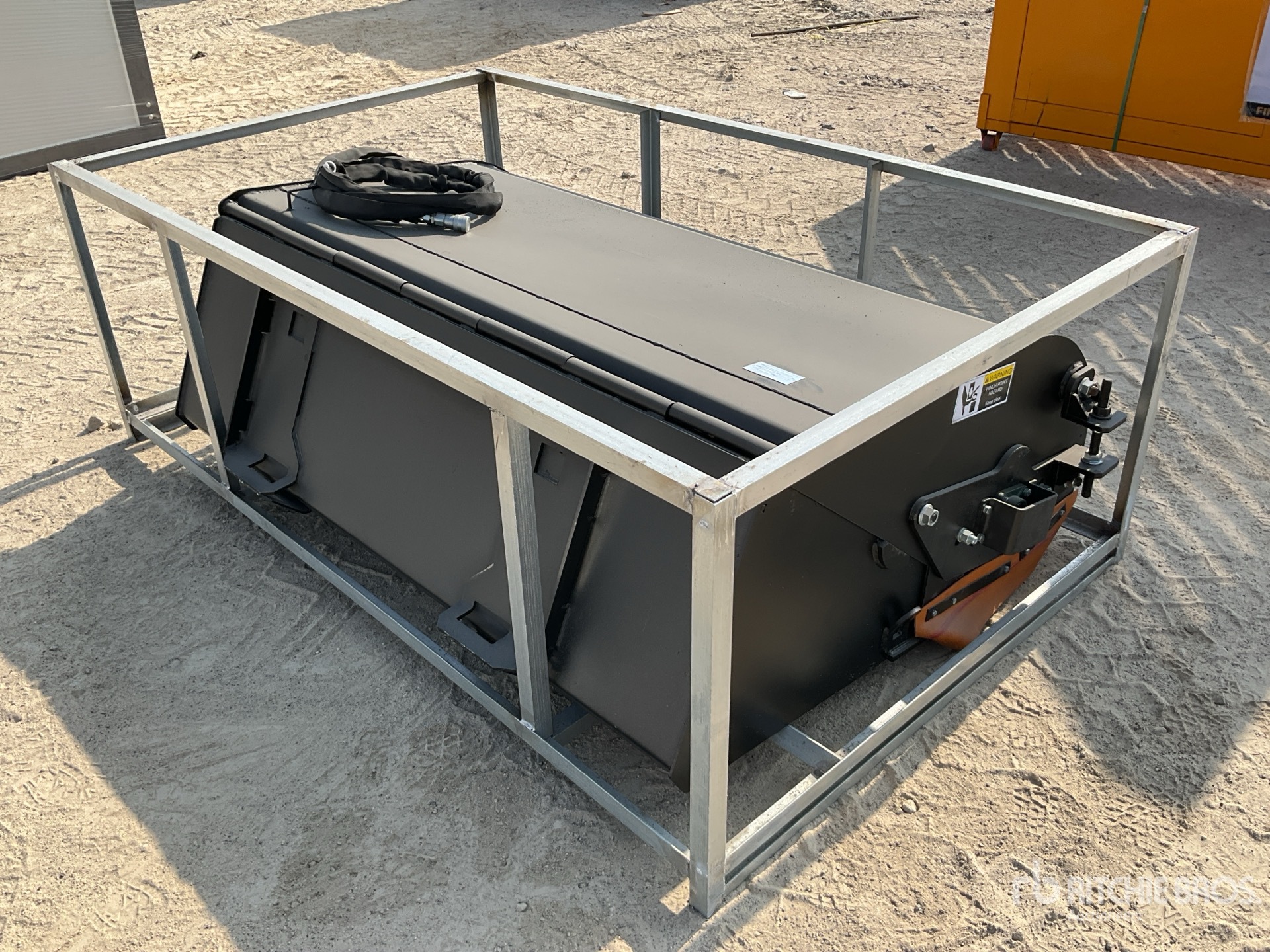 General Appearance with Image, coin arrière droit