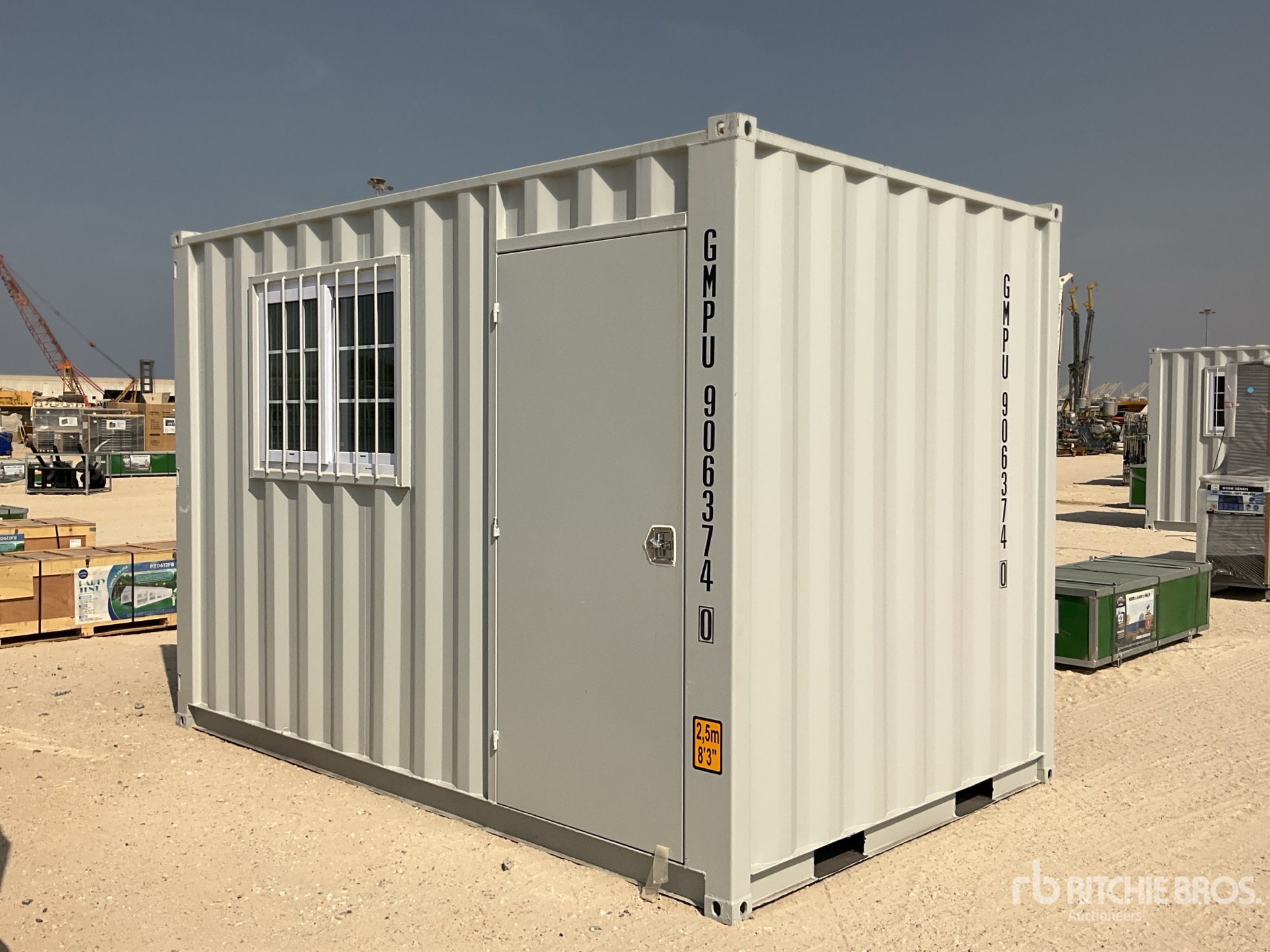 Aspect général with Image, coin arrière gauche