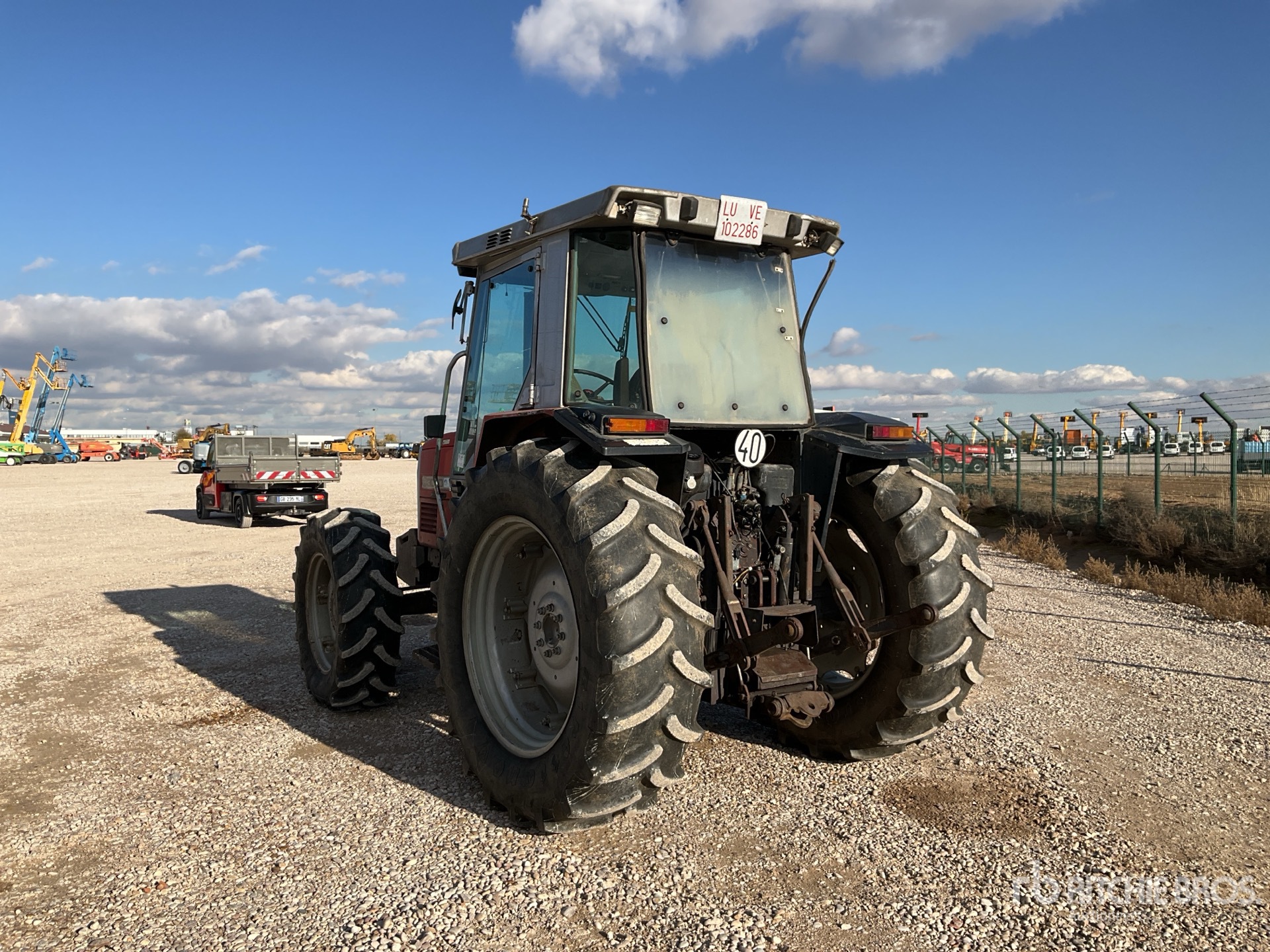 General Appearance with Foto, angolo posteriore sinistro