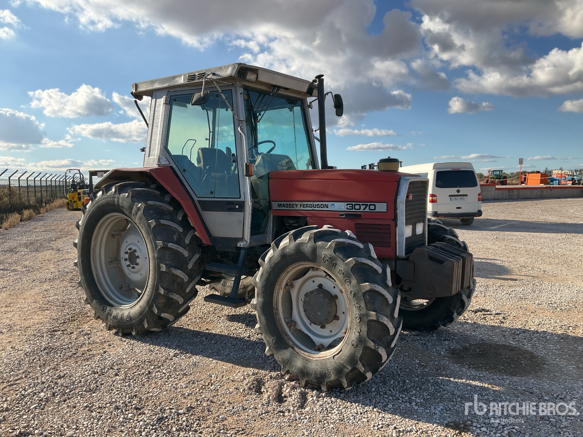 General Appearance with Foto, angolo anteriore destro