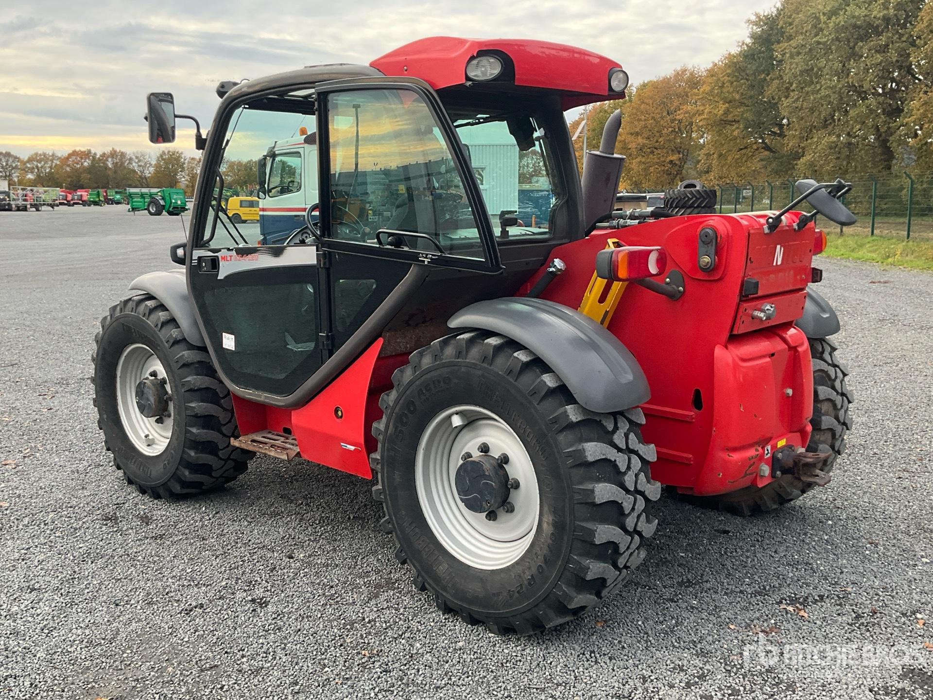 General Appearance with Bild, Ecke hinten links