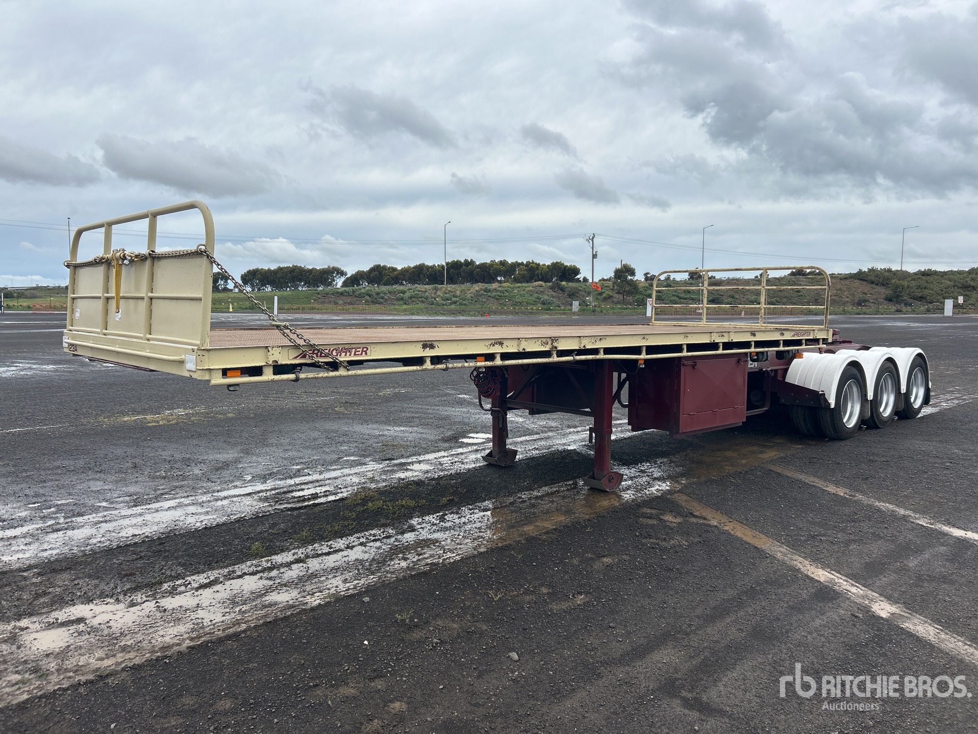 General Appearance with Picture, Right Front Corner