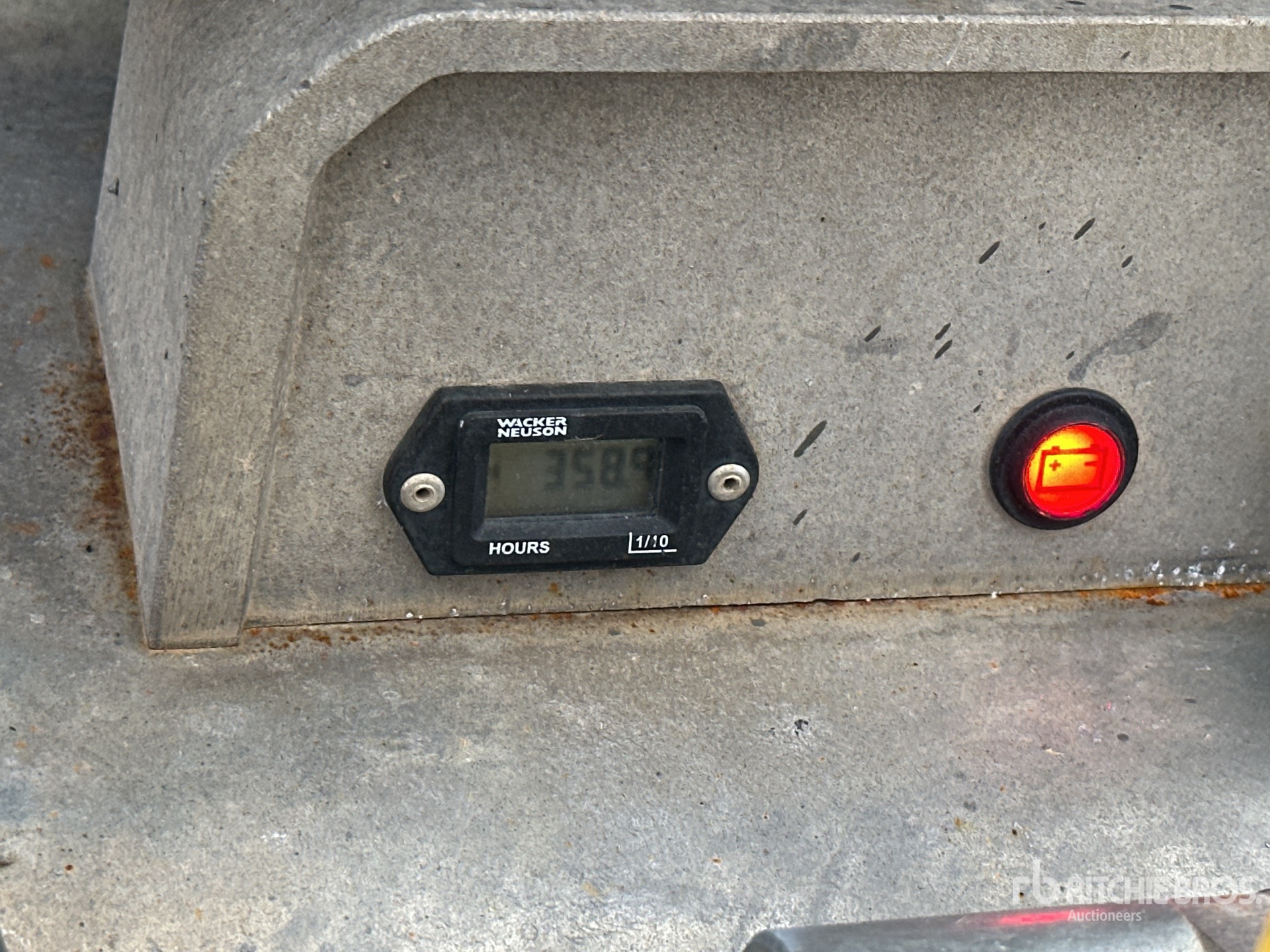 General Appearance with Hour Meter / Odometer