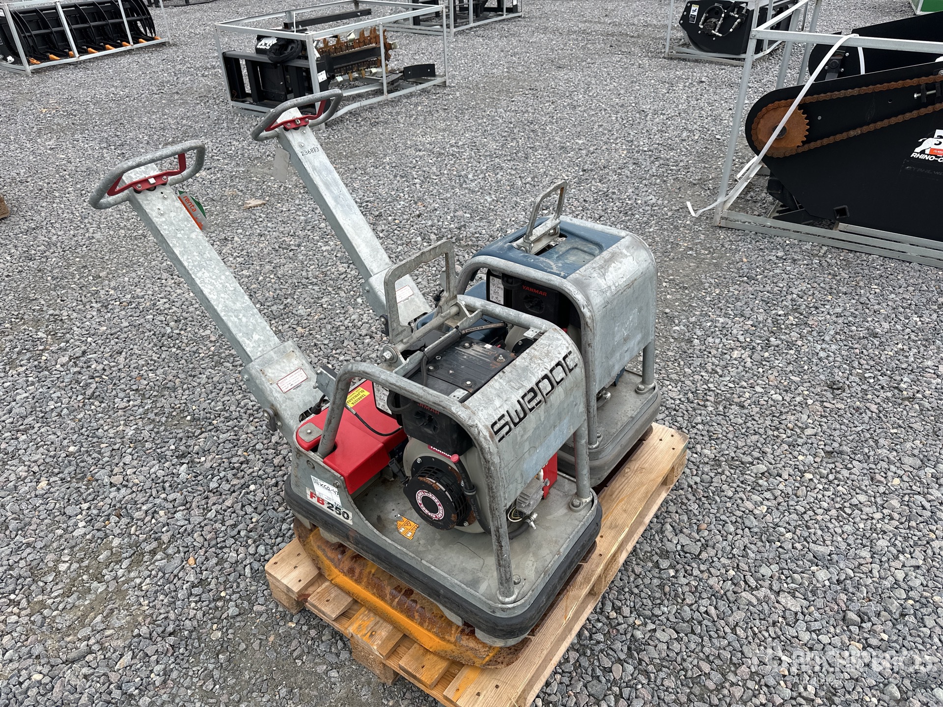 General Appearance with Picture, Right Front Corner