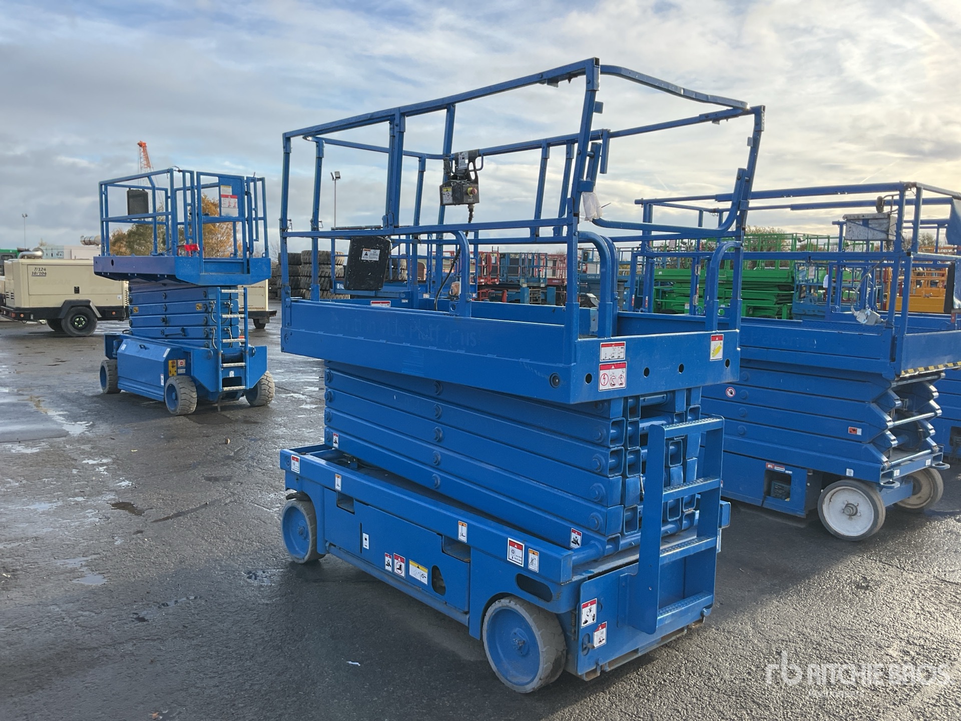 General Appearance with Imagen: esquina trasera izquierda