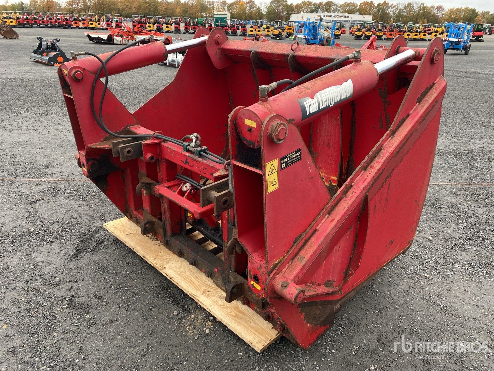 General Appearance with Bild, Ecke hinten rechts