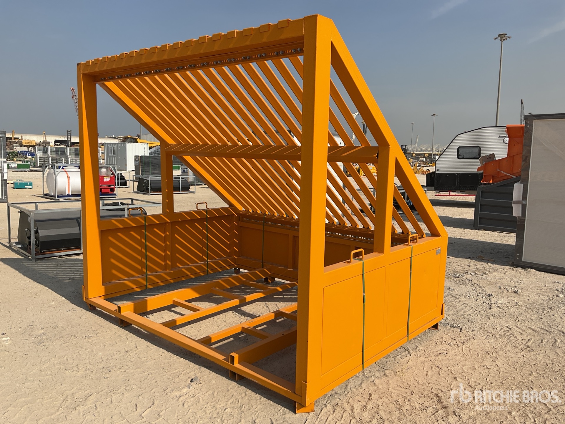 General Appearance with Bild, Ecke hinten rechts