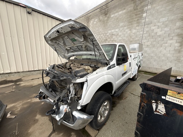 2016 Ford F-250 XL 4x4 Utility Truck (Inoperable)