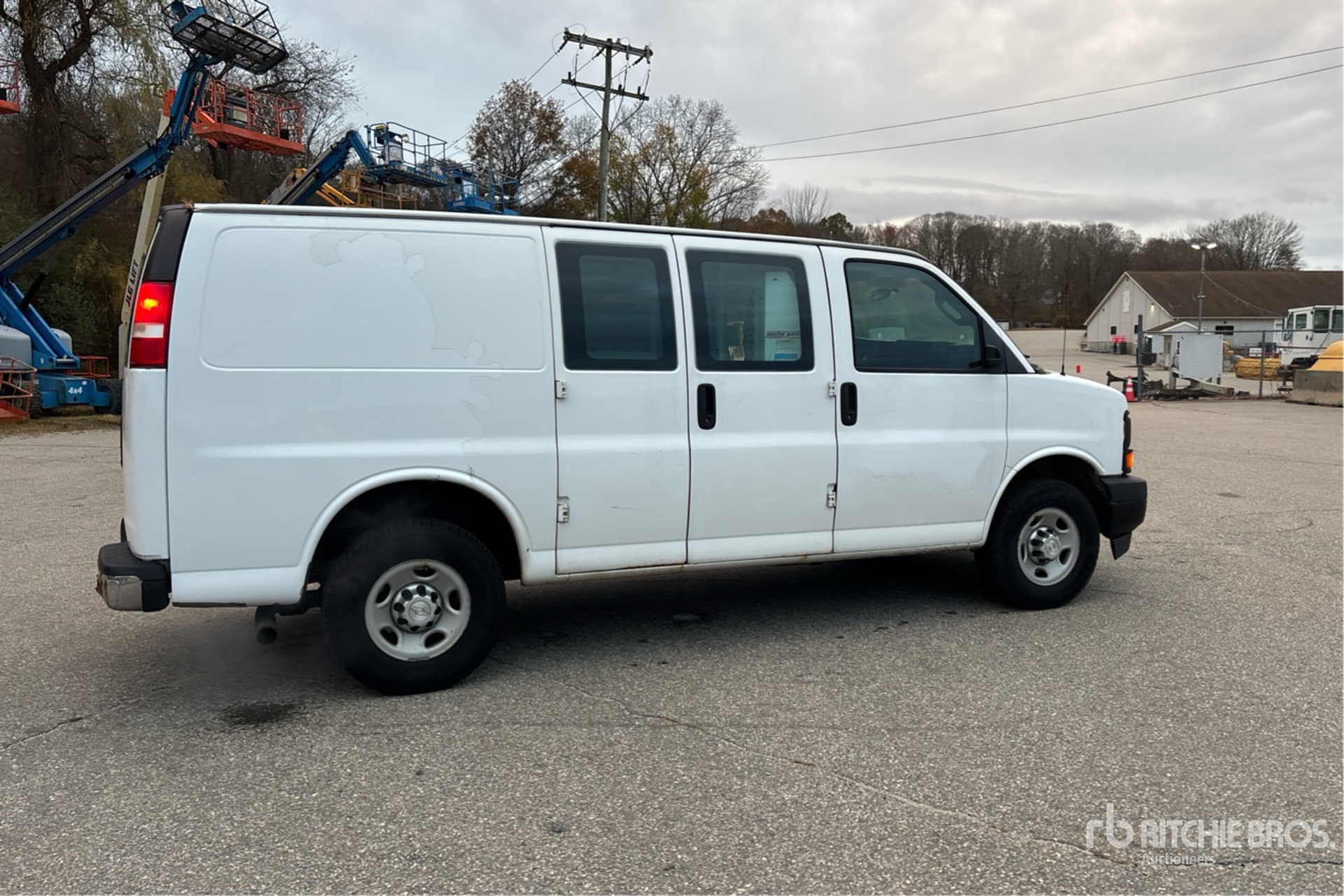 General Appearance with Picture, Right Rear Corner