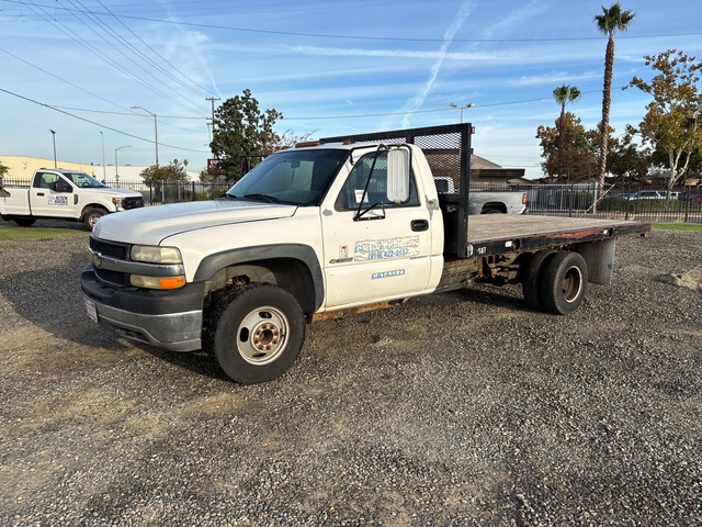 2002 Chevrolet Silverado 3500 4x2 Flatbed Truck