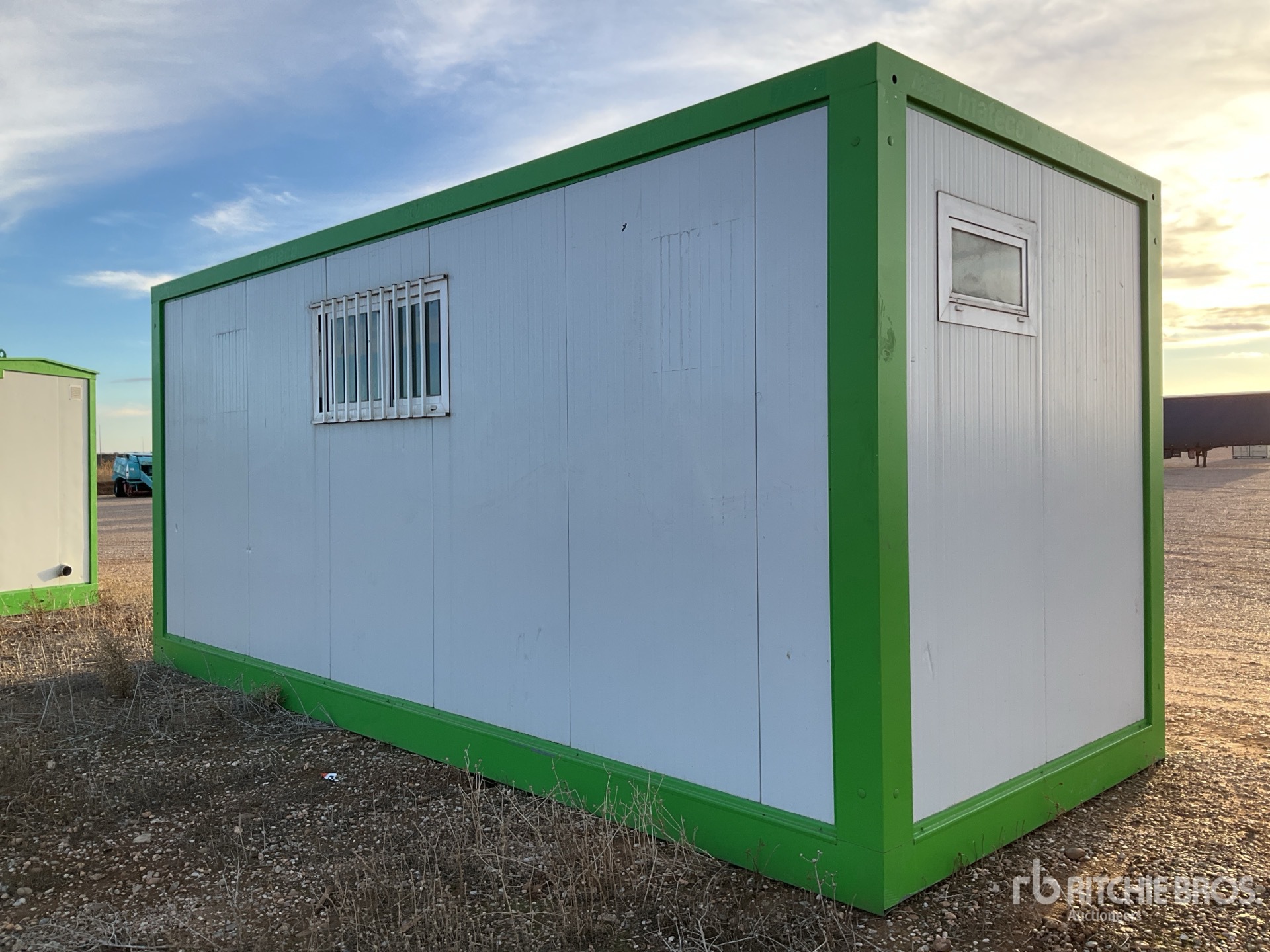 General Appearance with Picture, Left Rear Corner