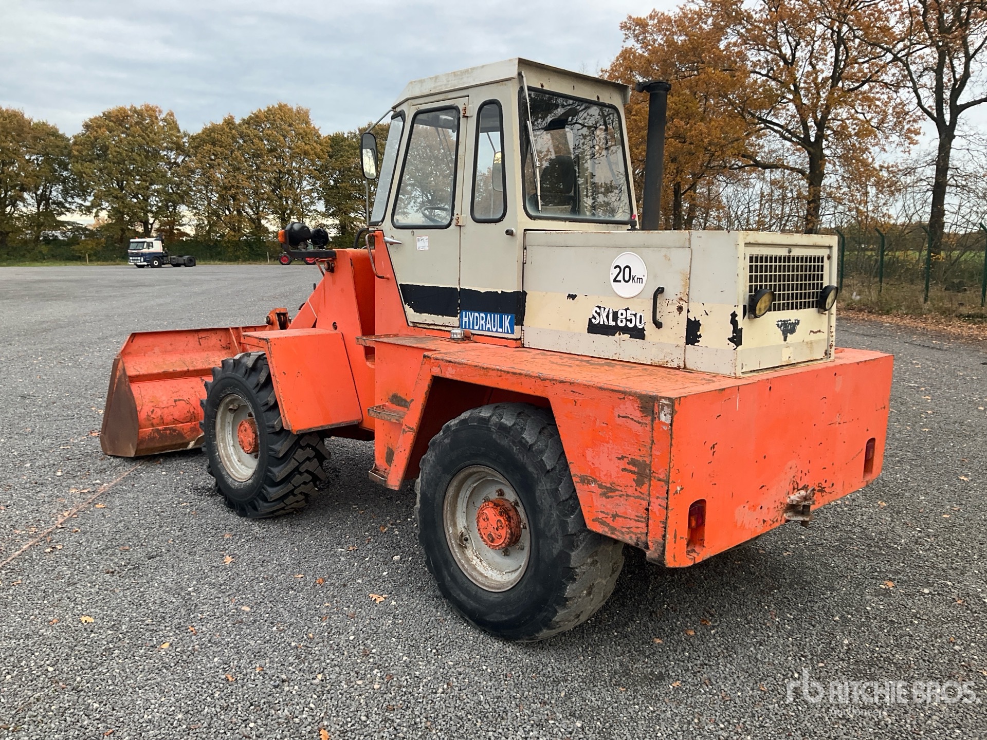 General Appearance with Picture, Left Rear Corner