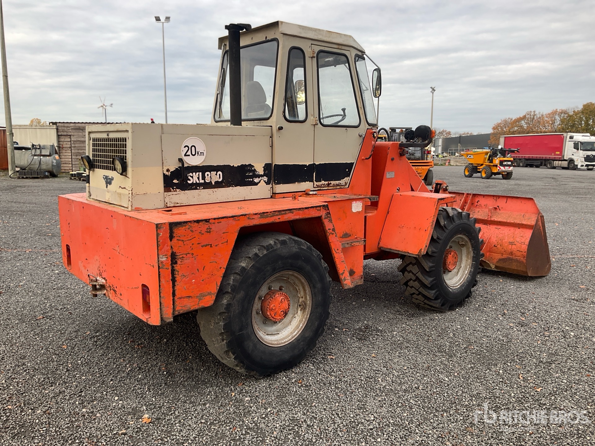 General Appearance with Picture, Right Rear Corner