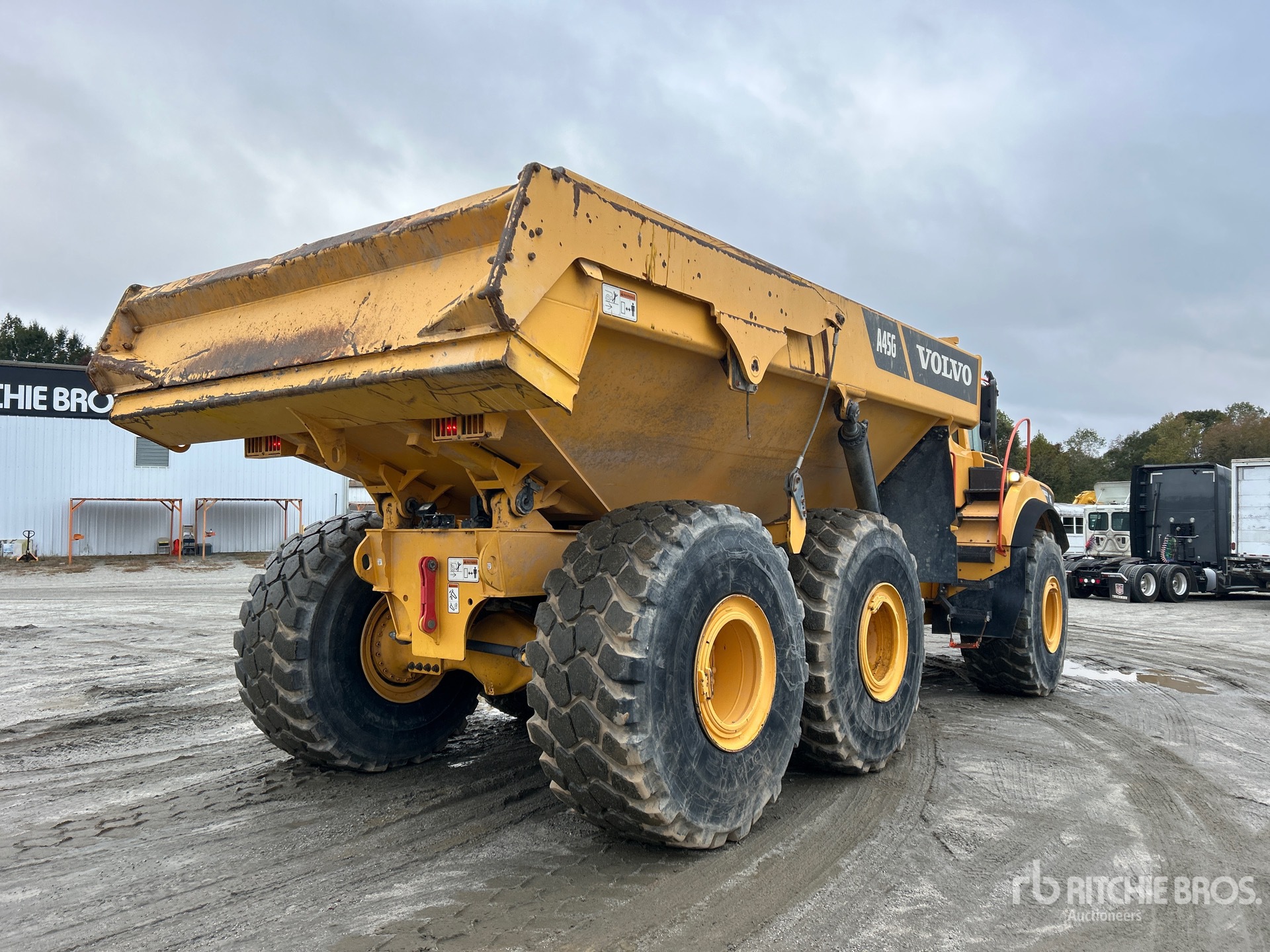 General Appearance with Picture, Right Rear Corner