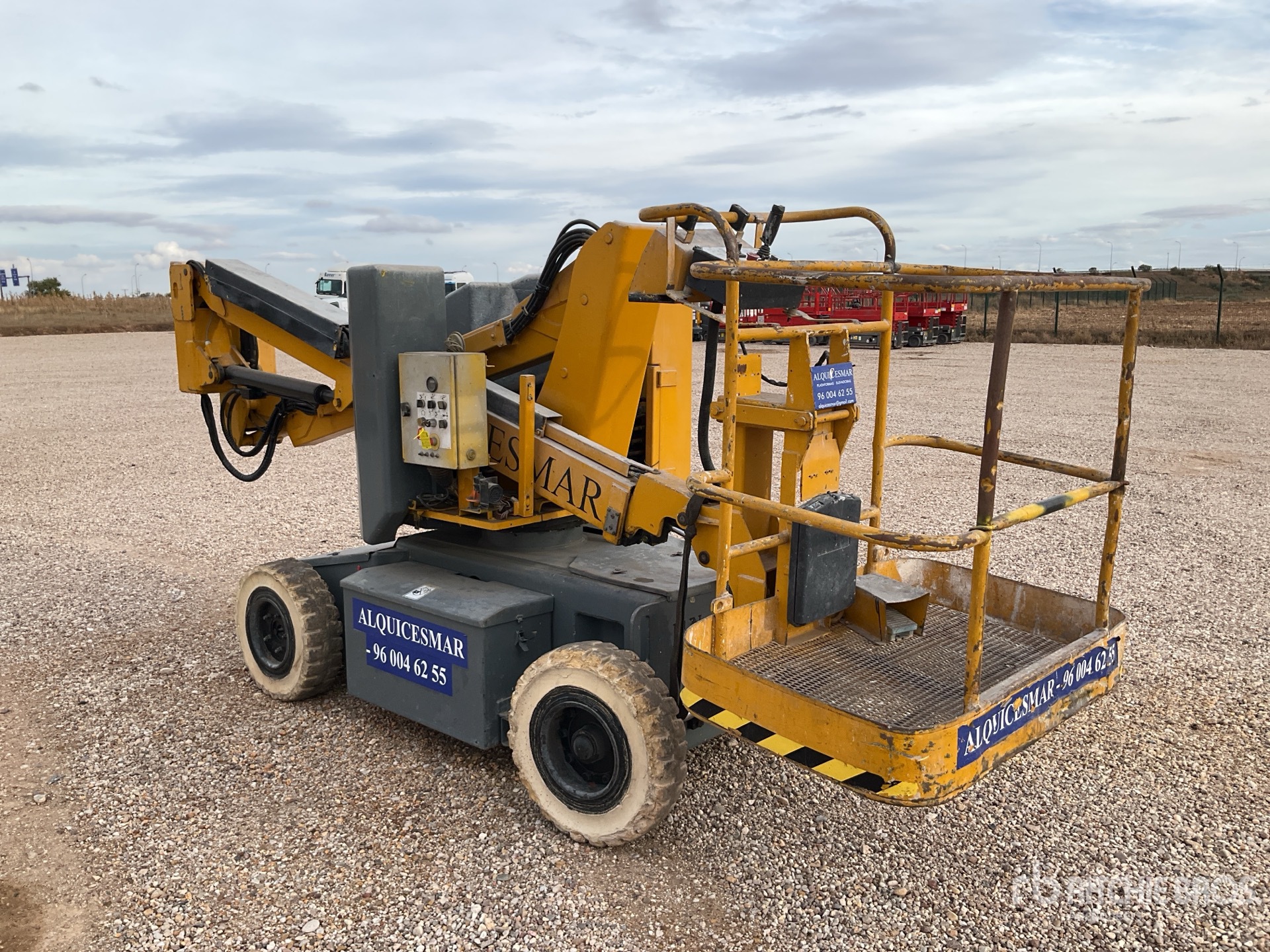 General Appearance with Picture, Right Front Corner