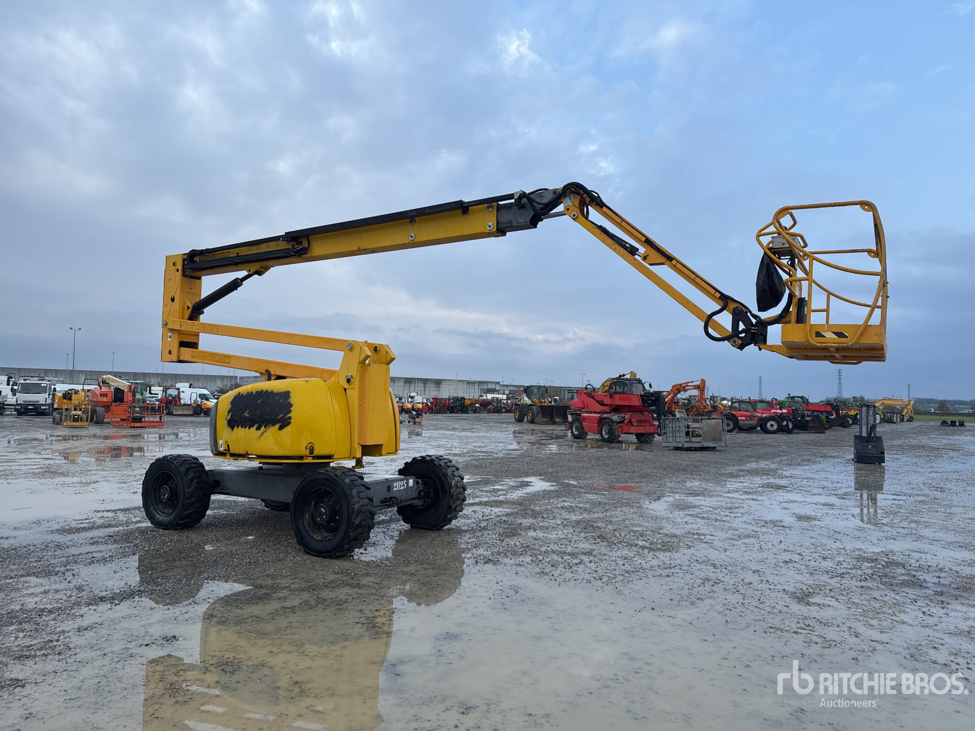 General Appearance with Bild, Ecke vorne rechts