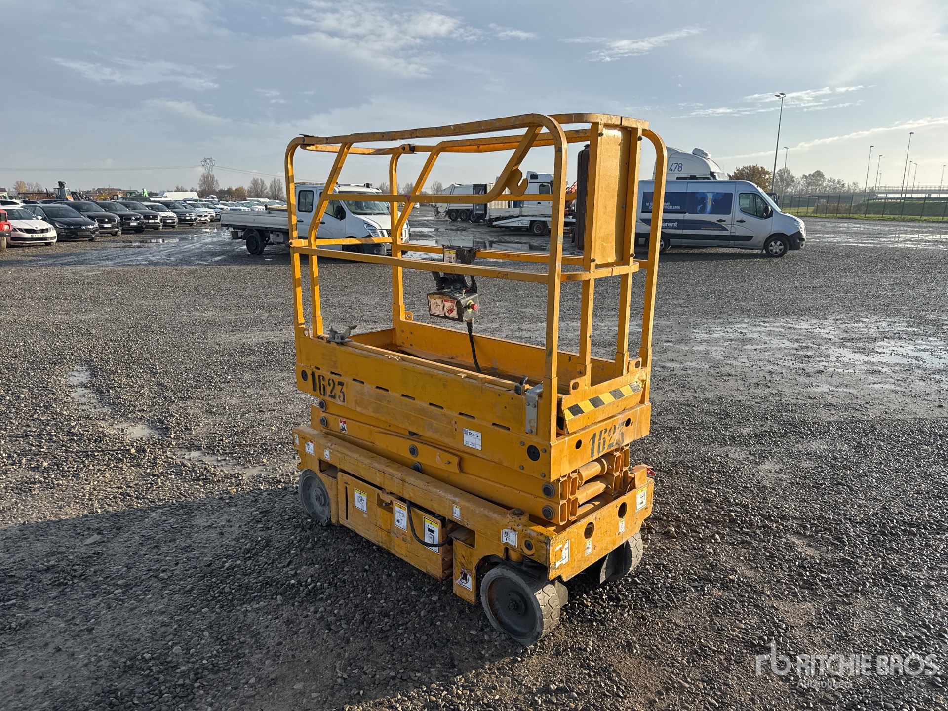 General Appearance with Picture, Right Front Corner