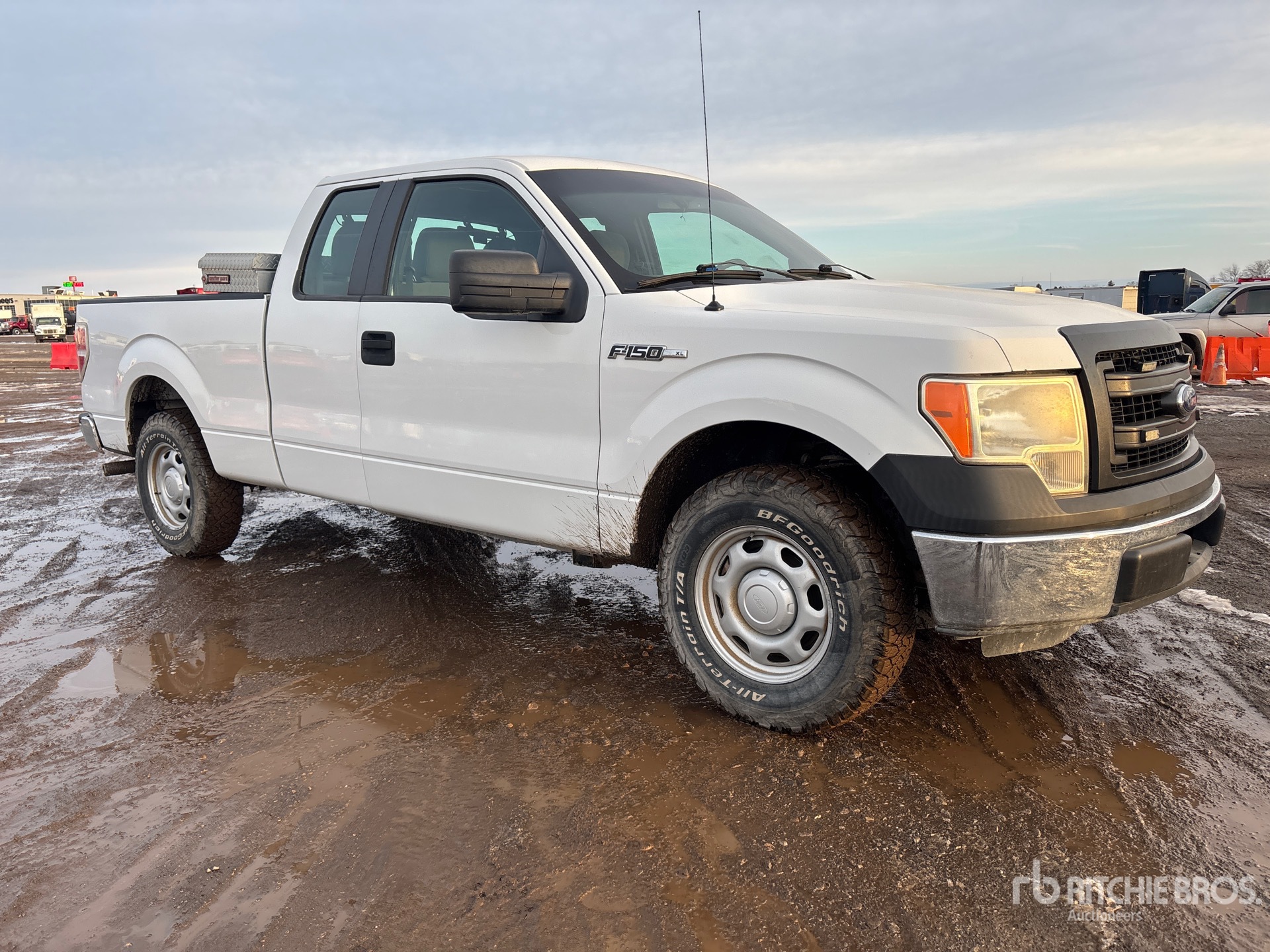 General Appearance with Picture, Right Front Corner