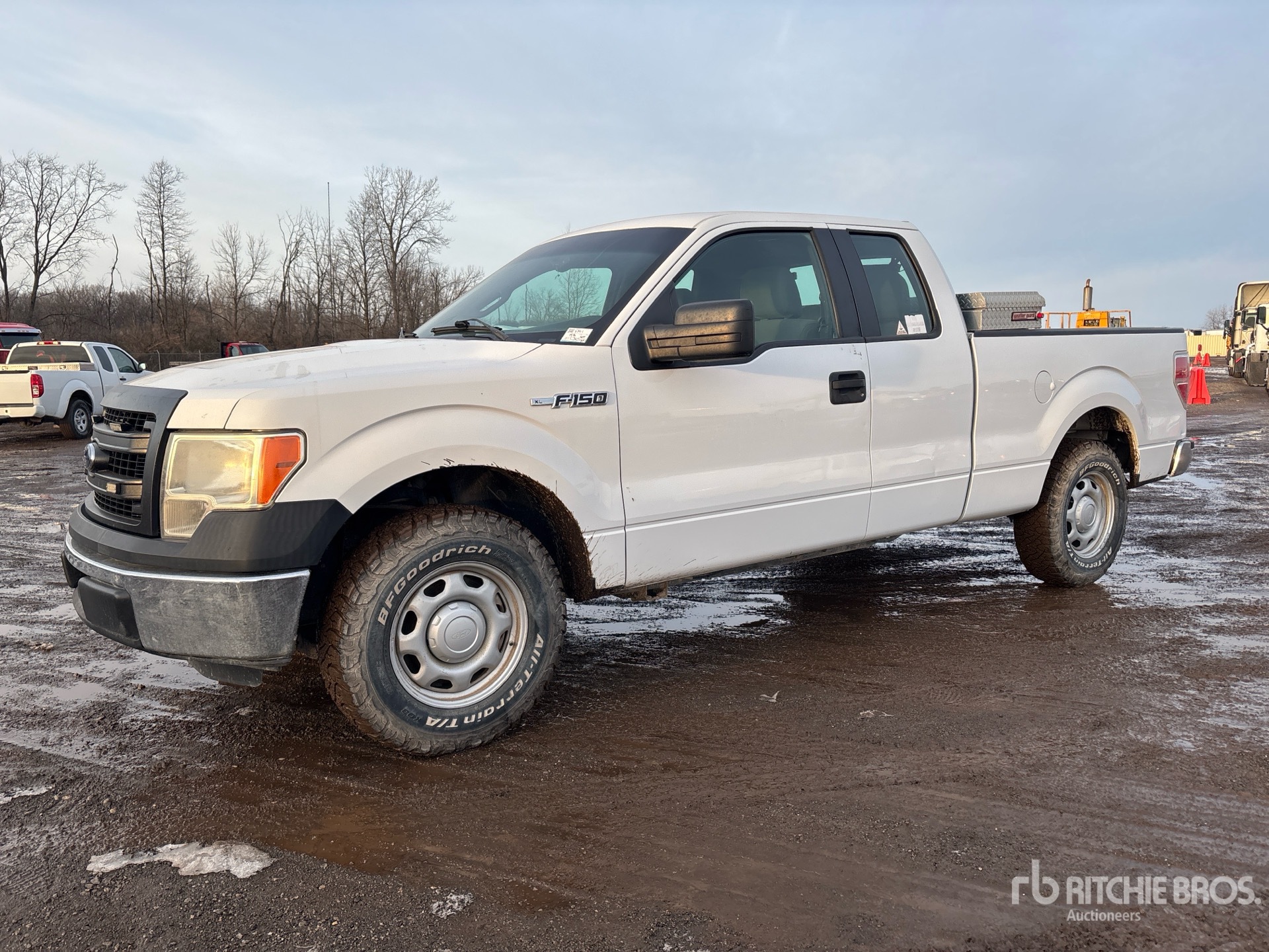 General Appearance with Picture, Left Front Corner