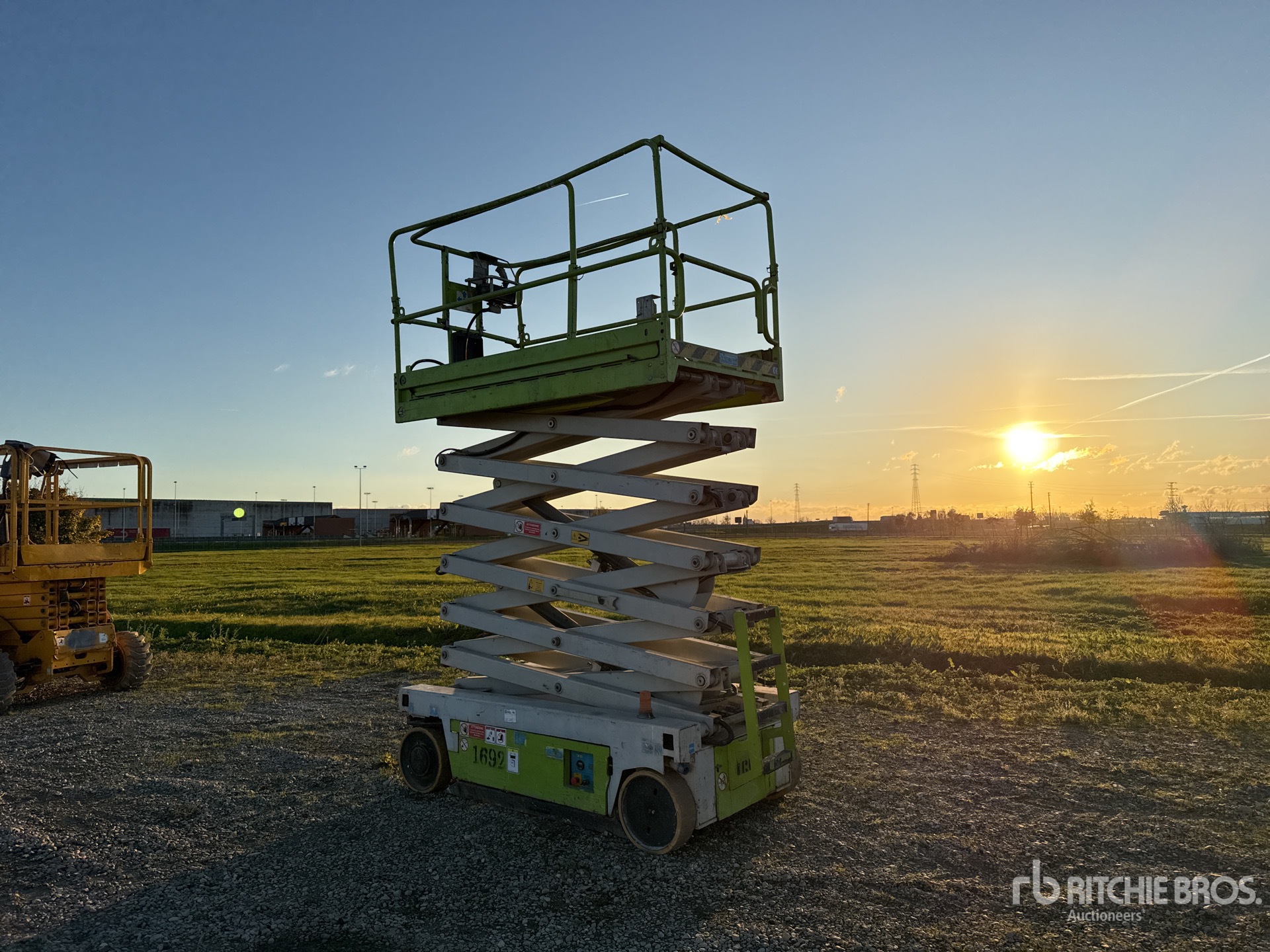 General Appearance with Imagen: esquina delantera izquierda