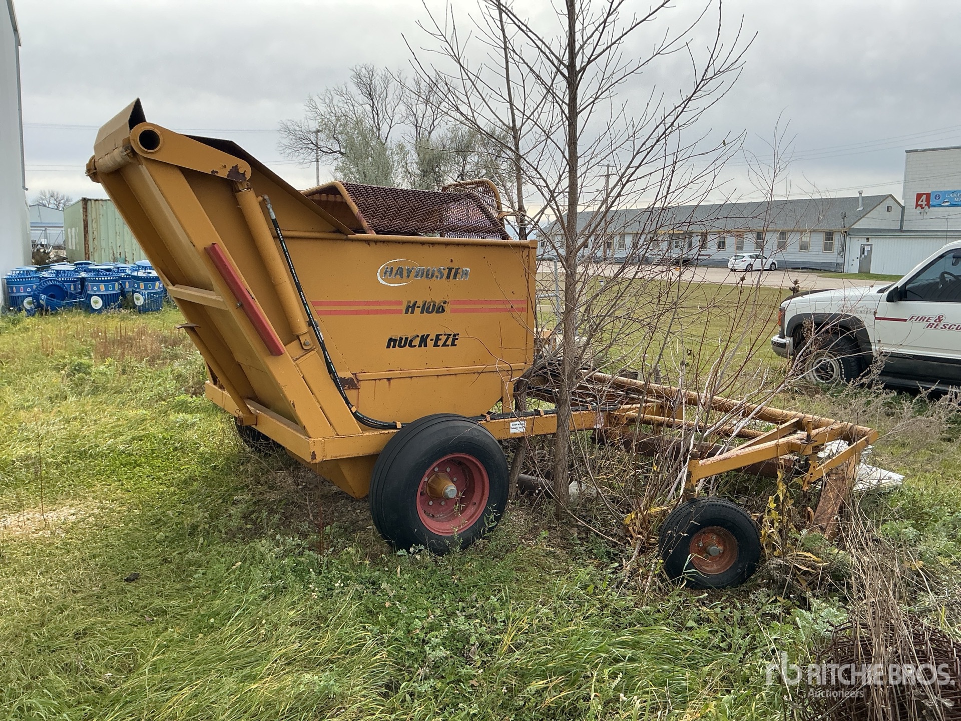 General Appearance with Picture, Right Rear Corner