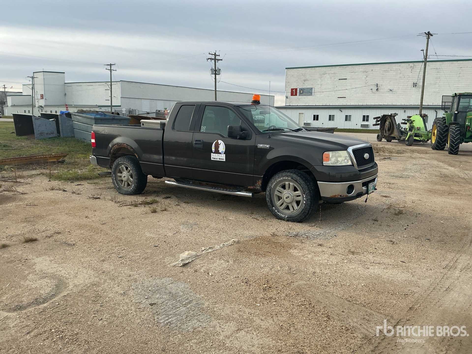 General Appearance with Picture, Right Front Corner