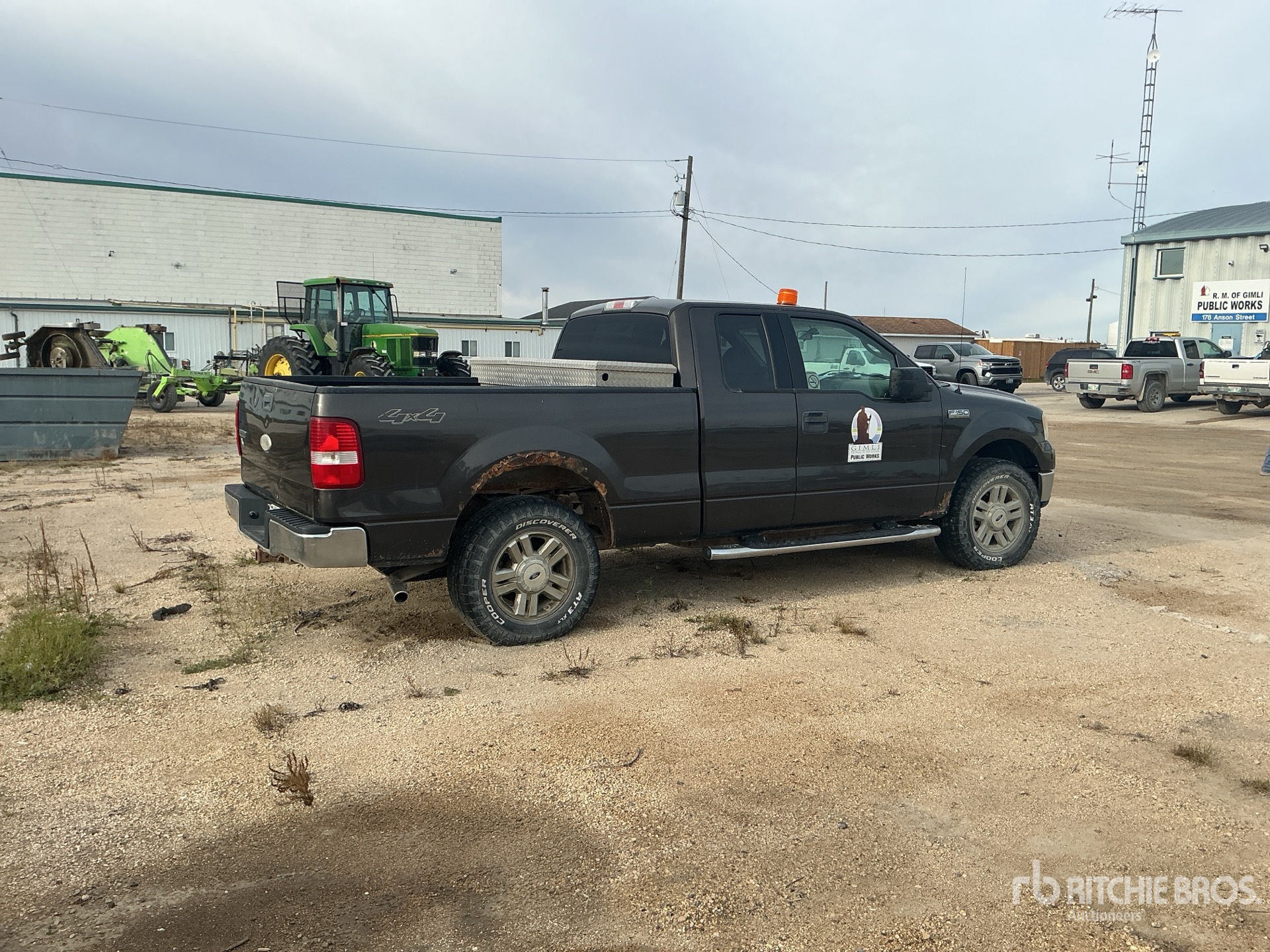 General Appearance with Picture, Right Rear Corner