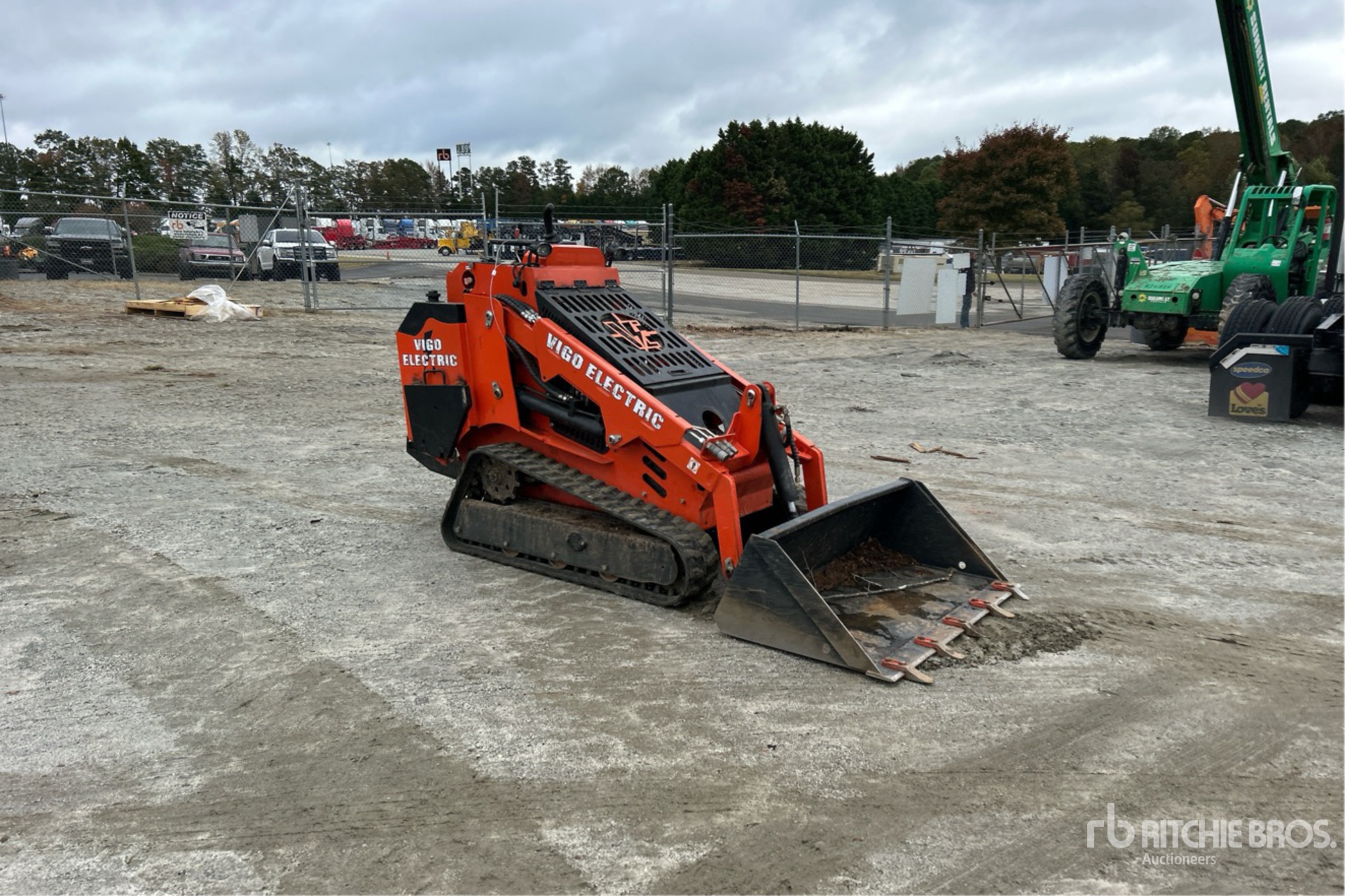 General Appearance with Picture, Right Front Corner