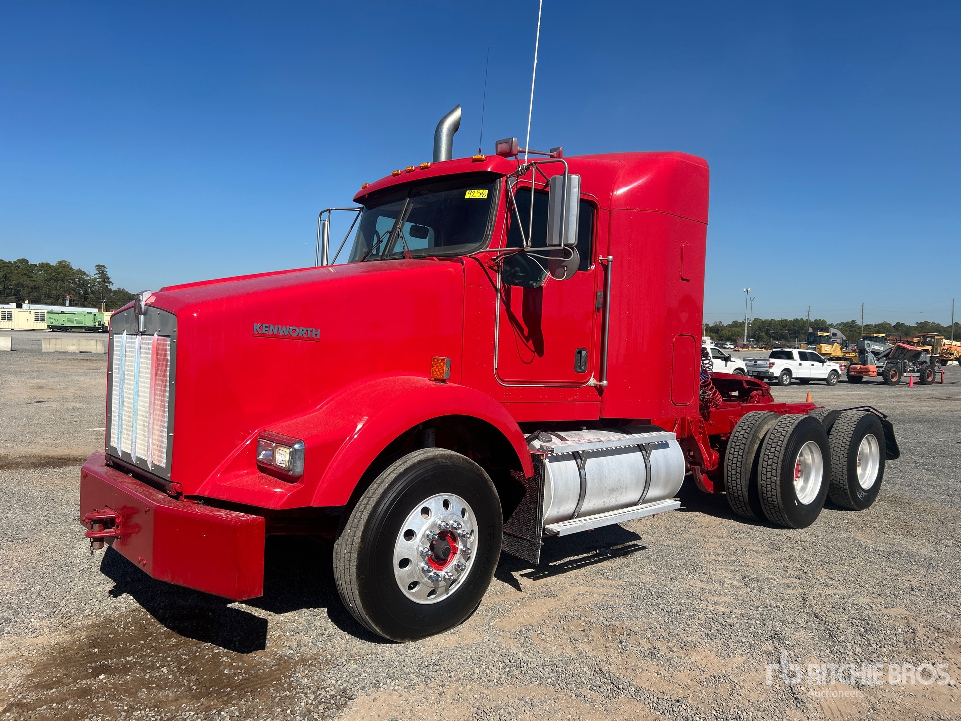 General Appearance with Foto, angolo anteriore sinistro