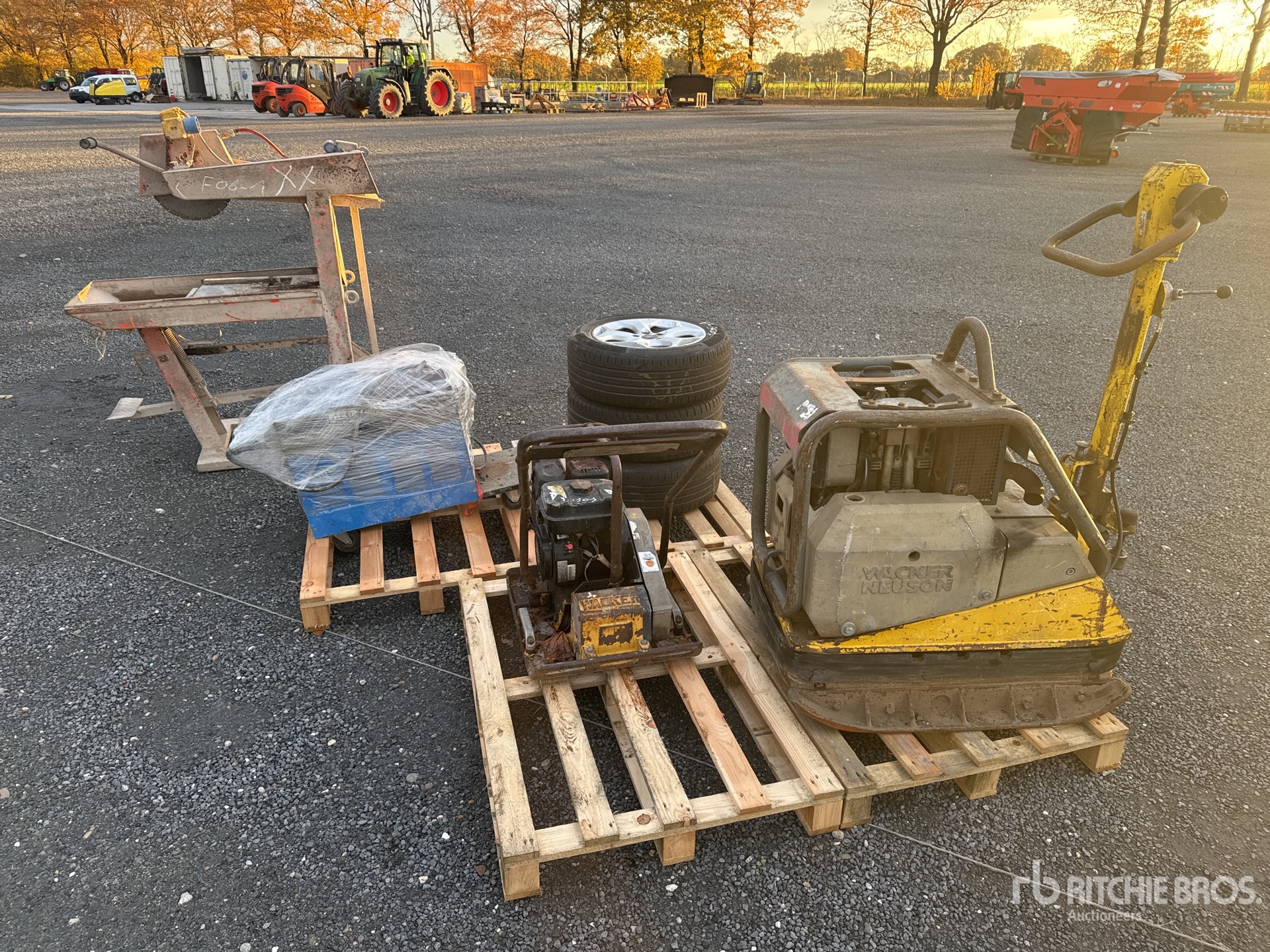 General Appearance with Picture, Left Front Corner