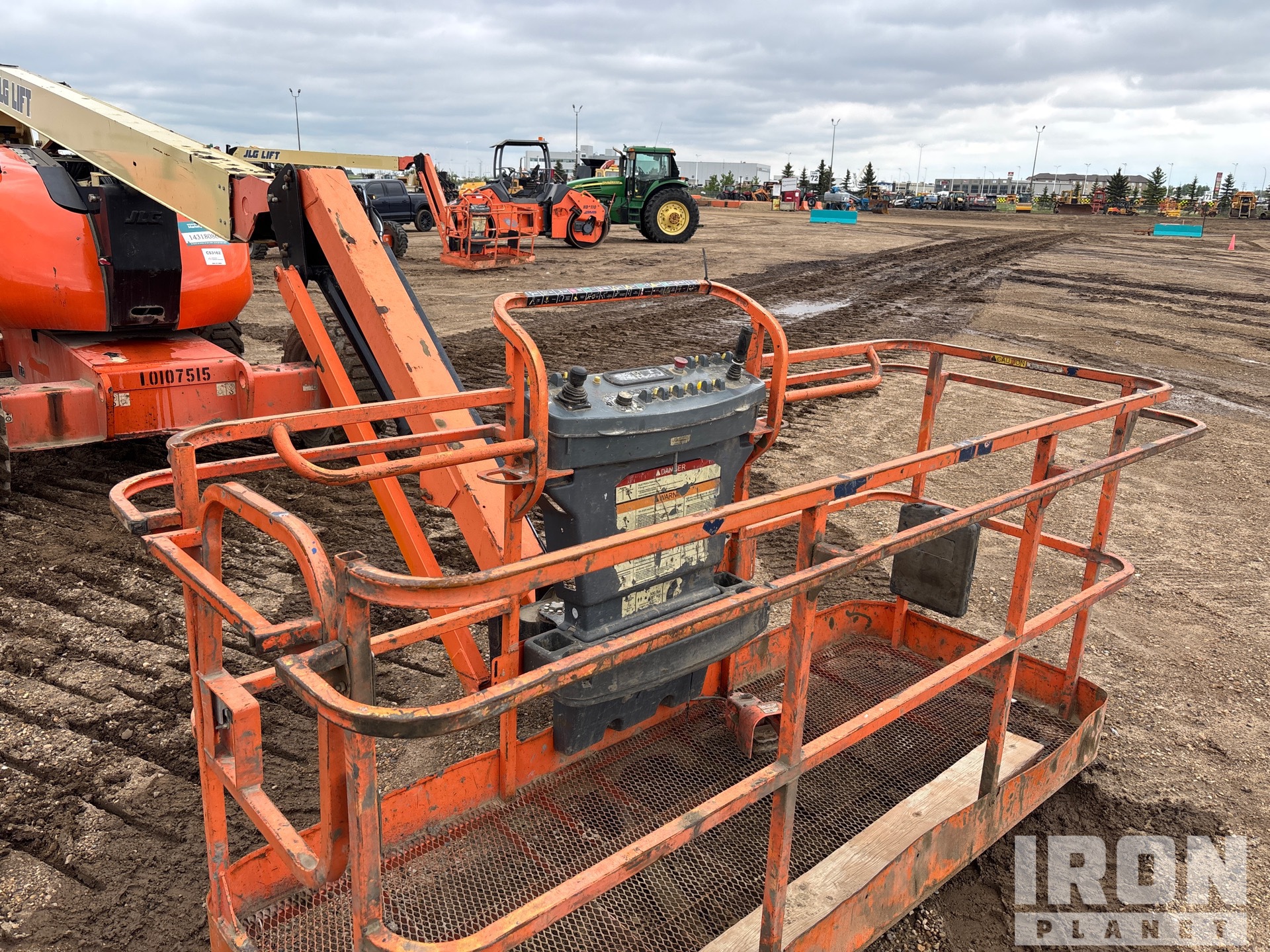 Photo of a 2013 JLG 600AJ