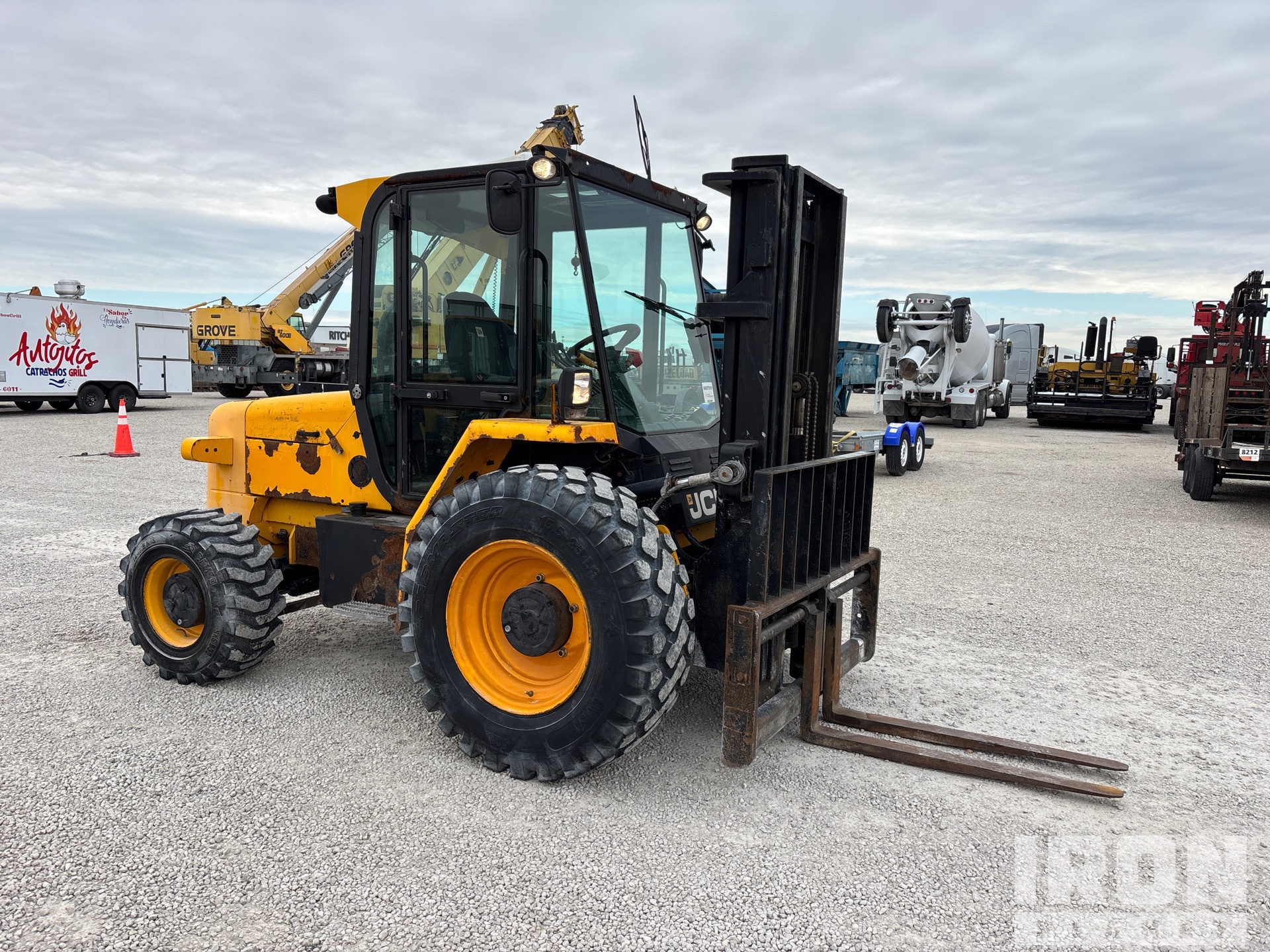 General Appearance with Picture, Right Front Corner