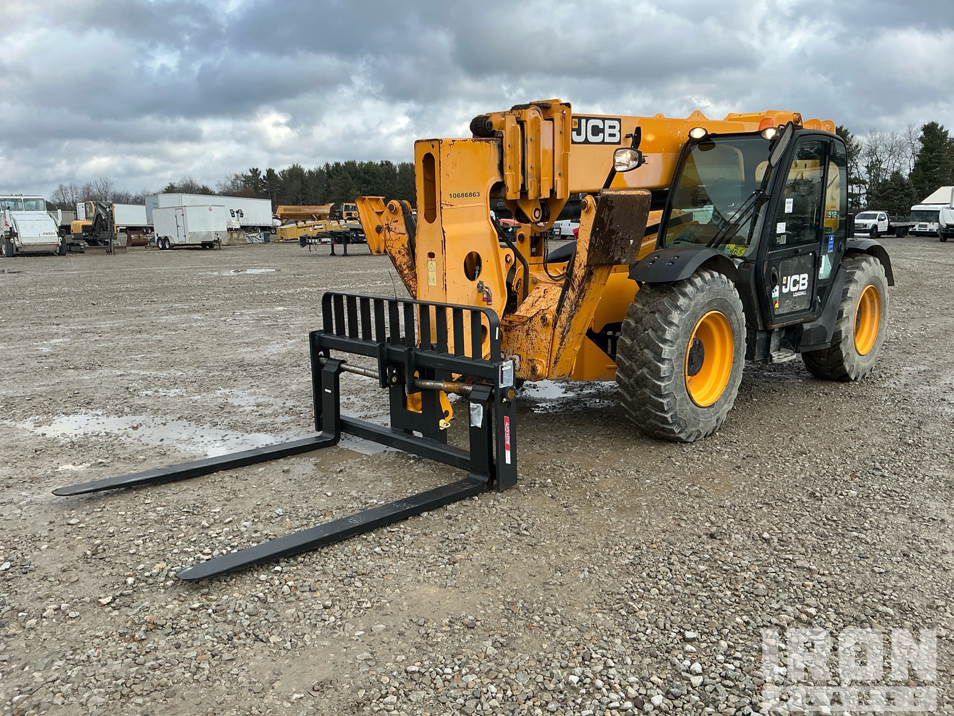 General Appearance with Picture, Left Front Corner