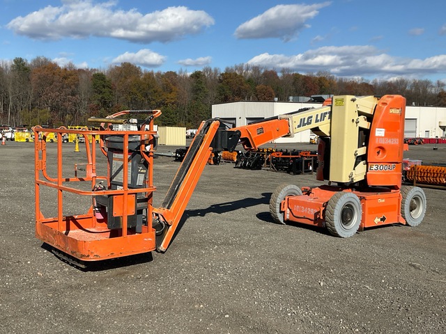 2013 JLG E300 AJP 2WD Electric Articulating Boom Lift 2013 JLG E300 AJP 2WD Electric Articulating Boom Lift