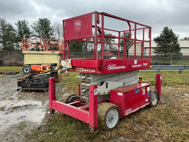 2015 MEC 3259ERT Electric 4x4 Scissor Lift