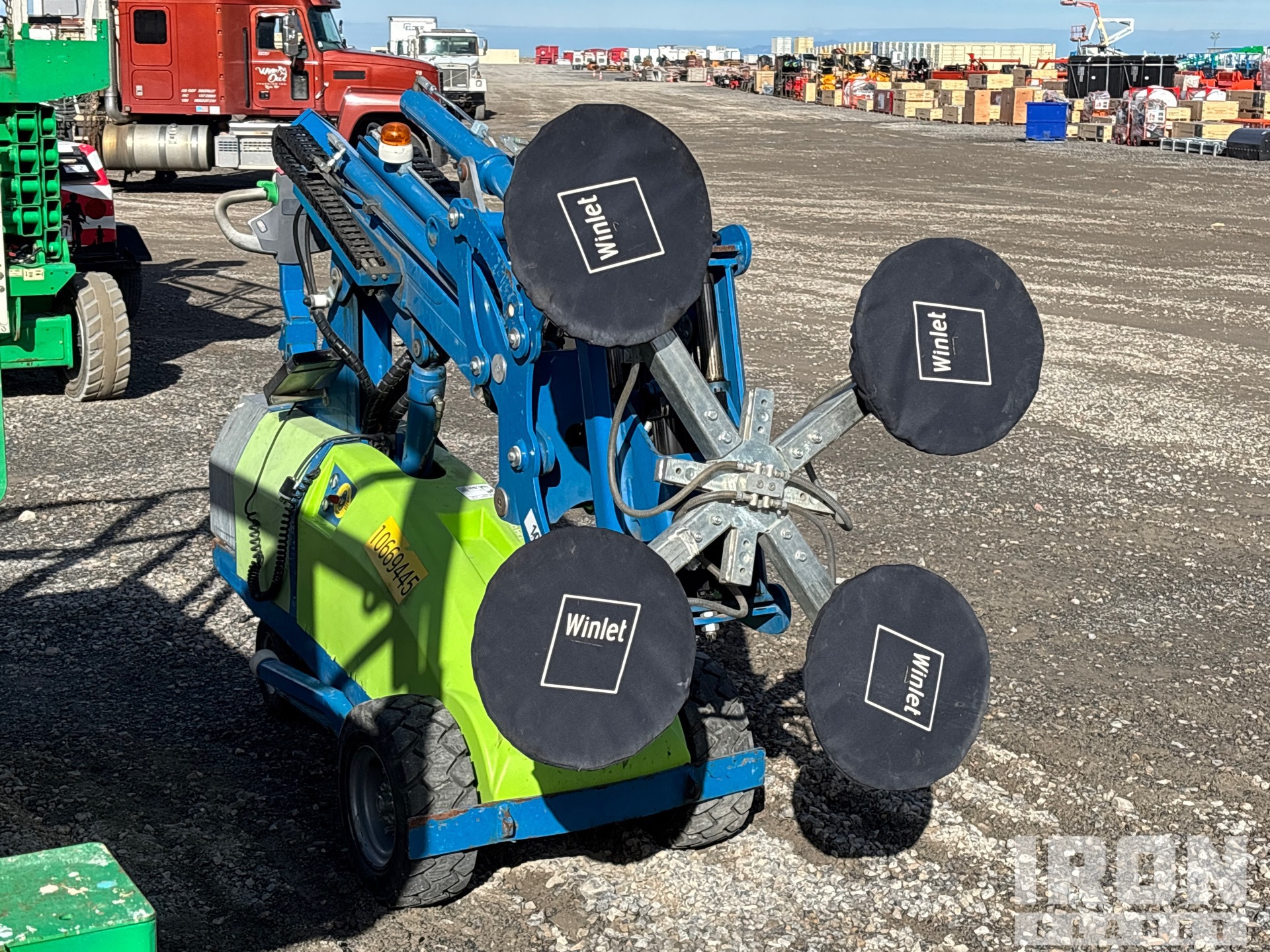 General Appearance with Picture, Right Front Corner