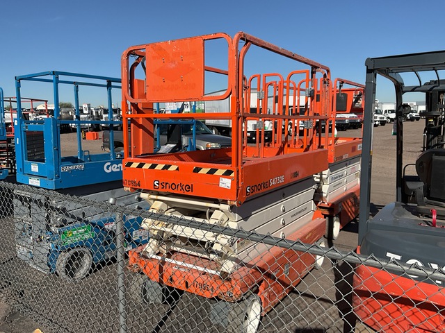 2016 Snorkel S4732E Electric Scissor Lift