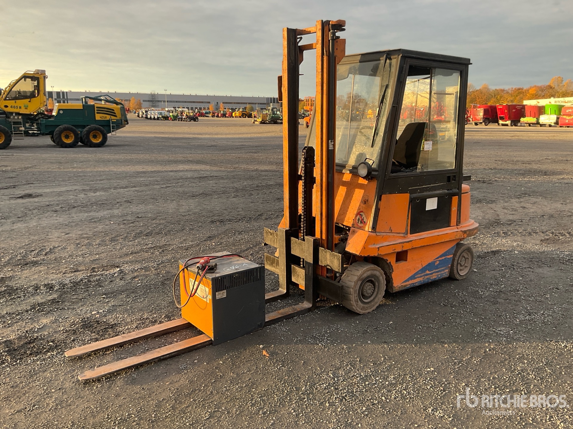 General Appearance with Bild, Ecke vorne links