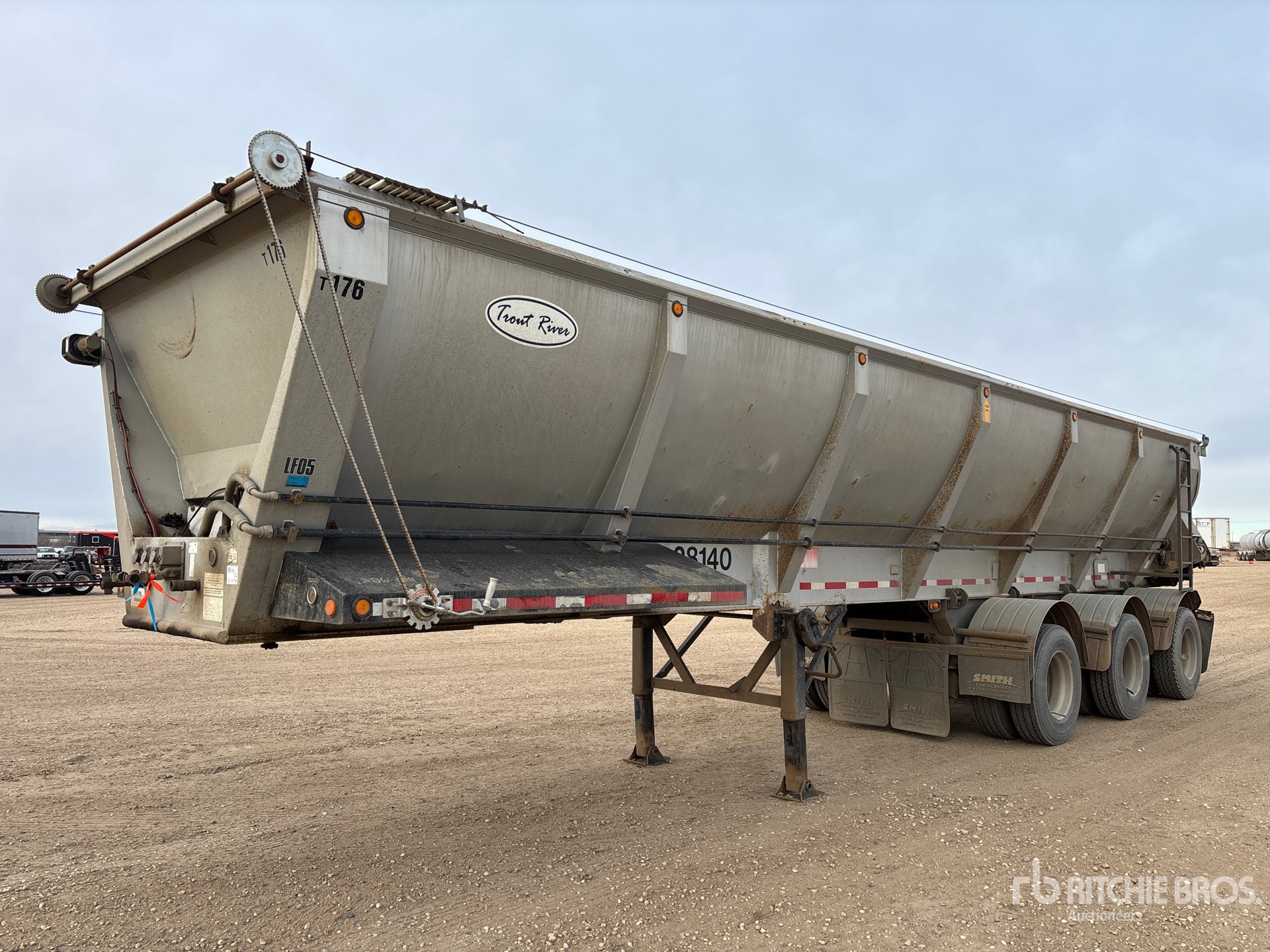 General Appearance with Bild, Ecke vorne links