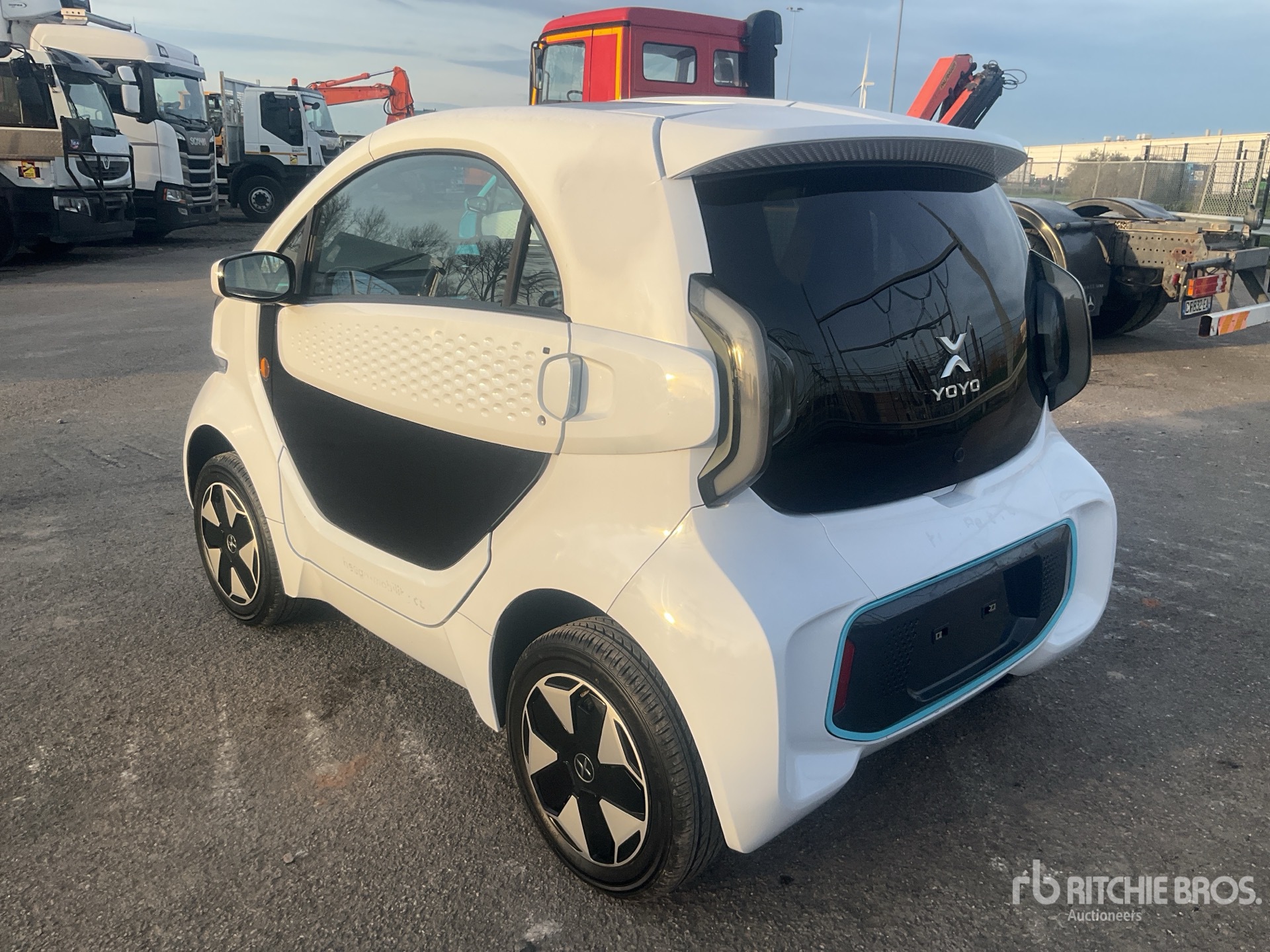 General Appearance with Picture, Left Rear Corner