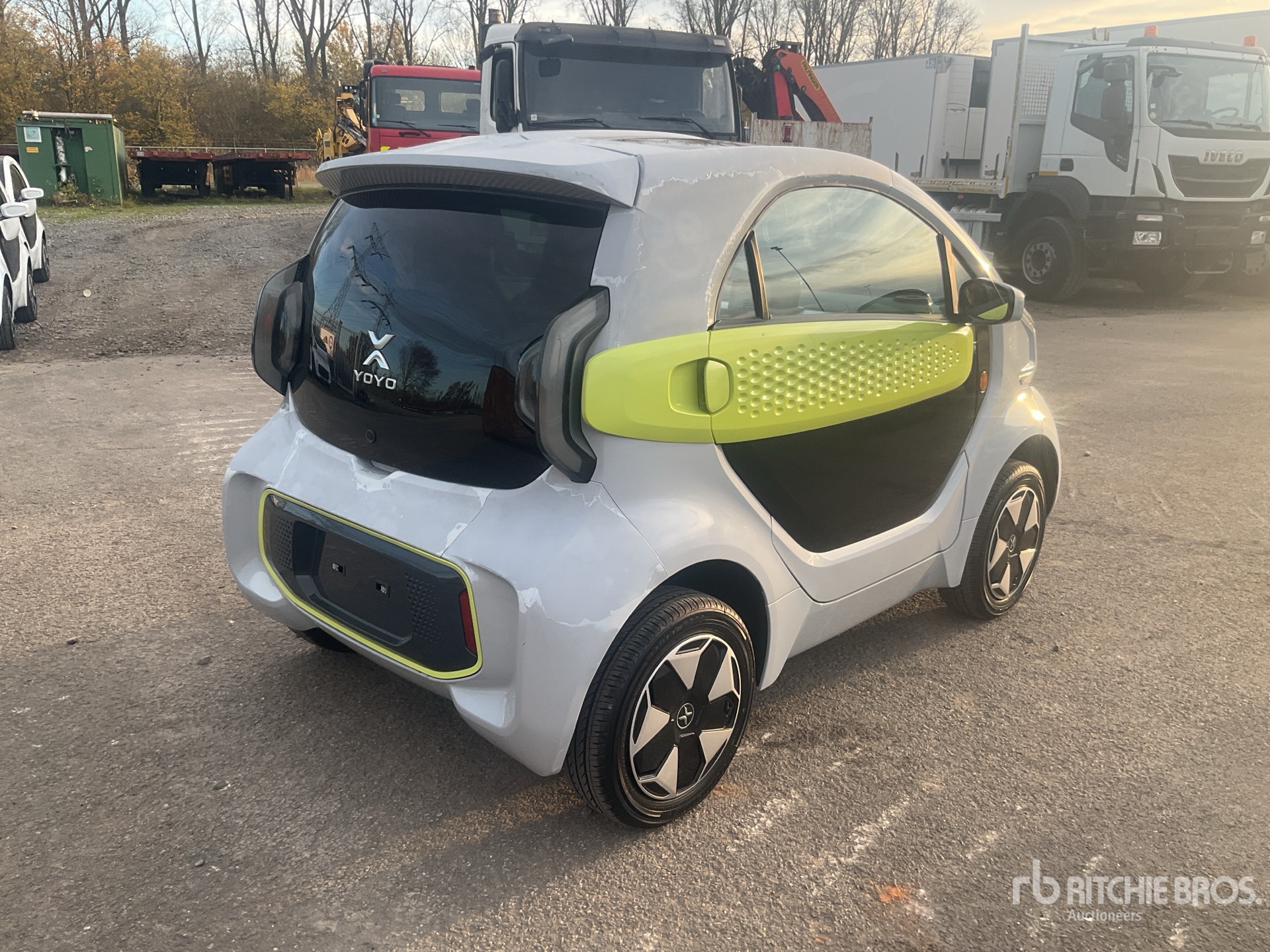 General Appearance with Picture, Right Rear Corner