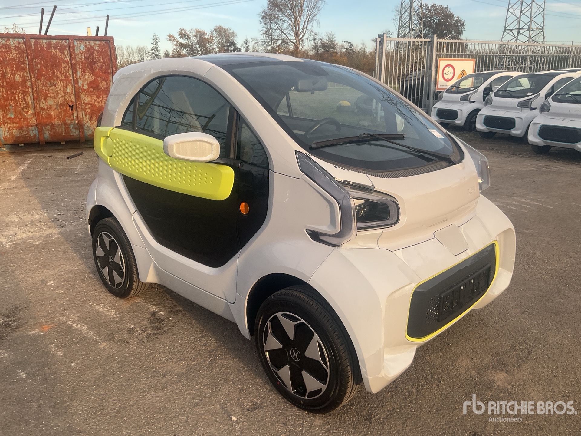 General Appearance with Picture, Right Front Corner