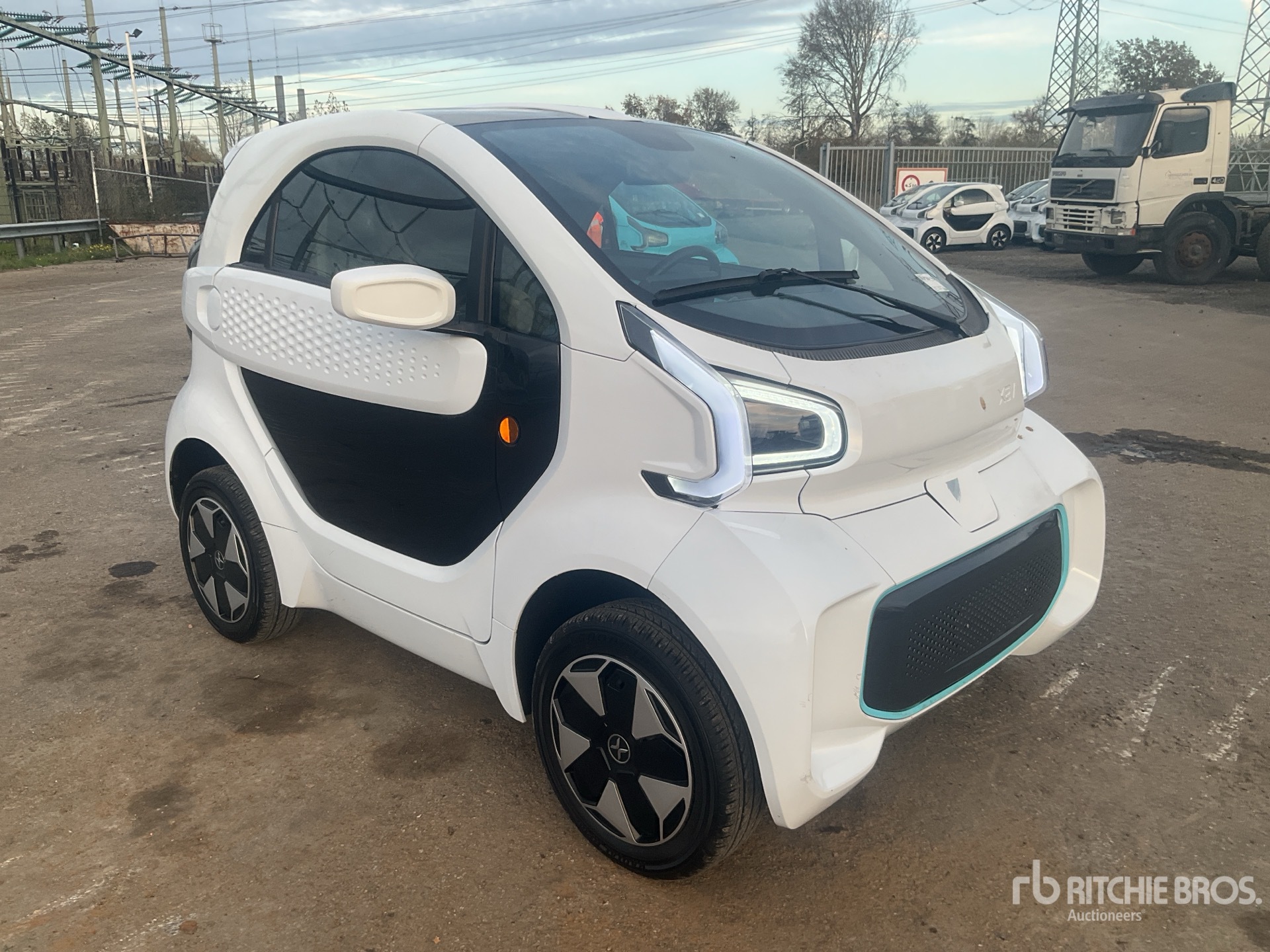 General Appearance with Picture, Right Front Corner