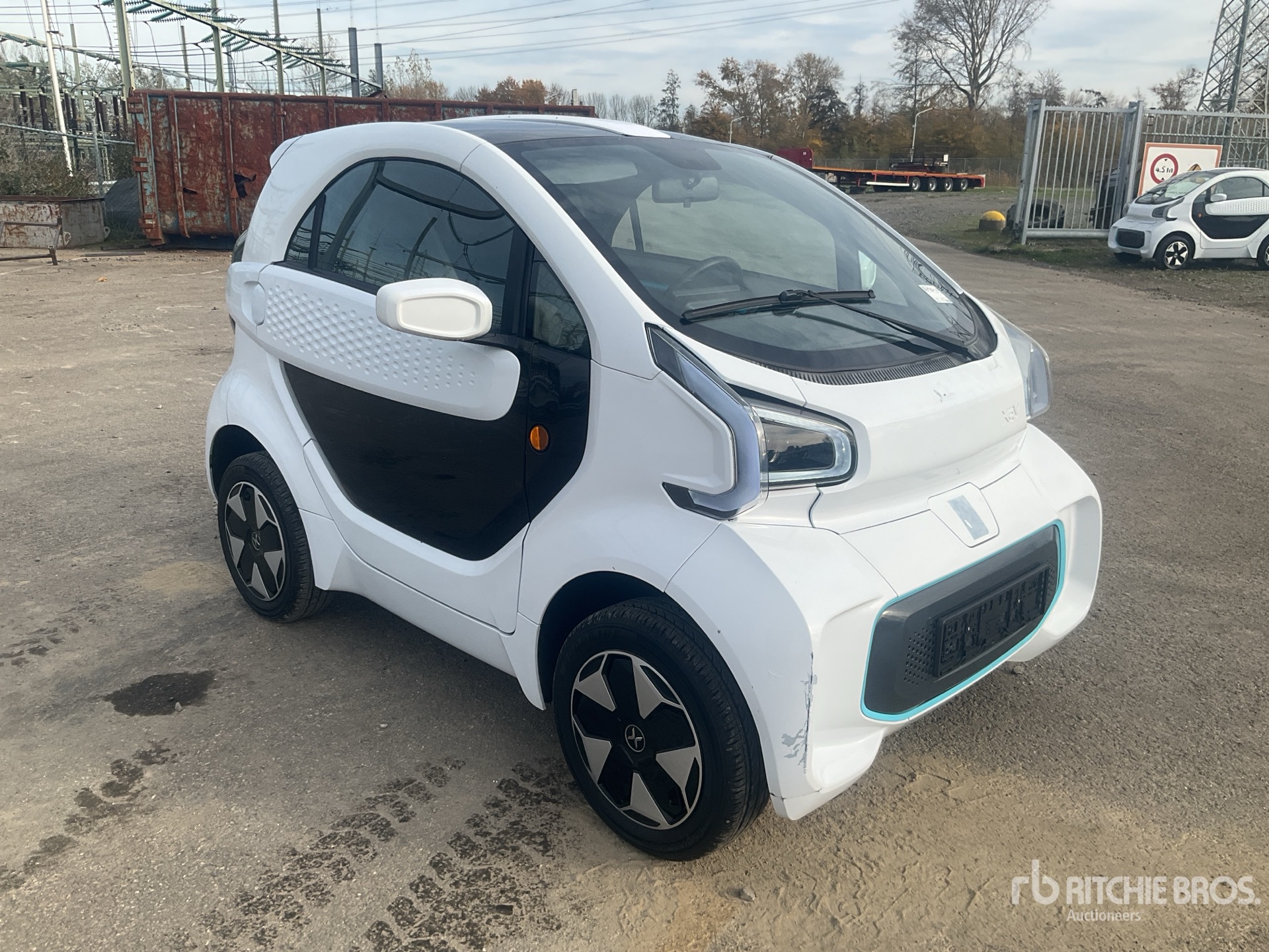 General Appearance with Picture, Right Front Corner