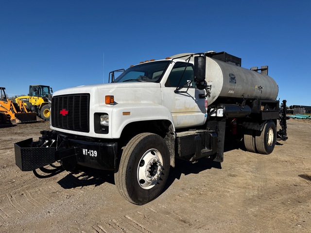 Etnyre 2000 2000 gal on 1996 Chevrolet 7000 Kodiak 4x2 Asphalt Distributor Truck Etnyre 2000 2000 gal on 1996 Chevrolet 7000 Kodiak 4x2 Asphalt Distributor Truck